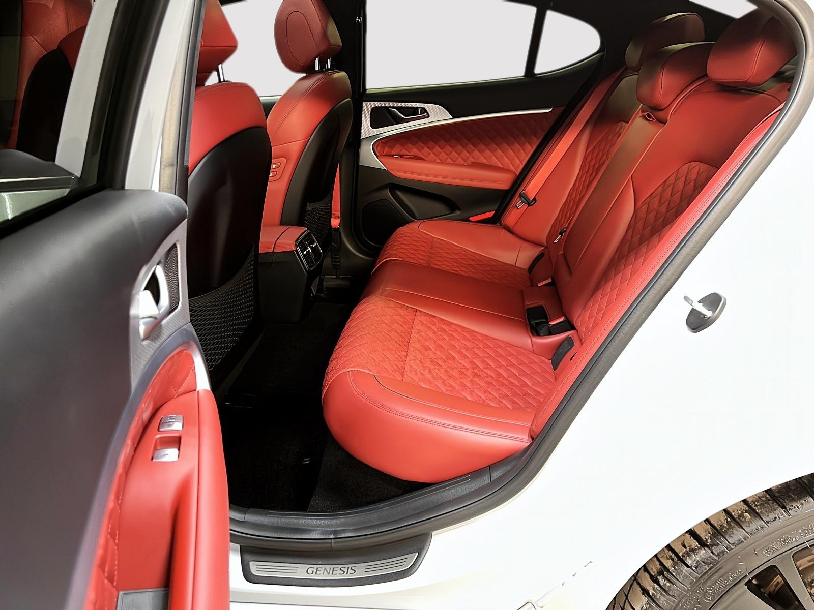 Genesis G70 SPORT 3.3T CUIR TOIT NAV 4RM 2023 - image #9