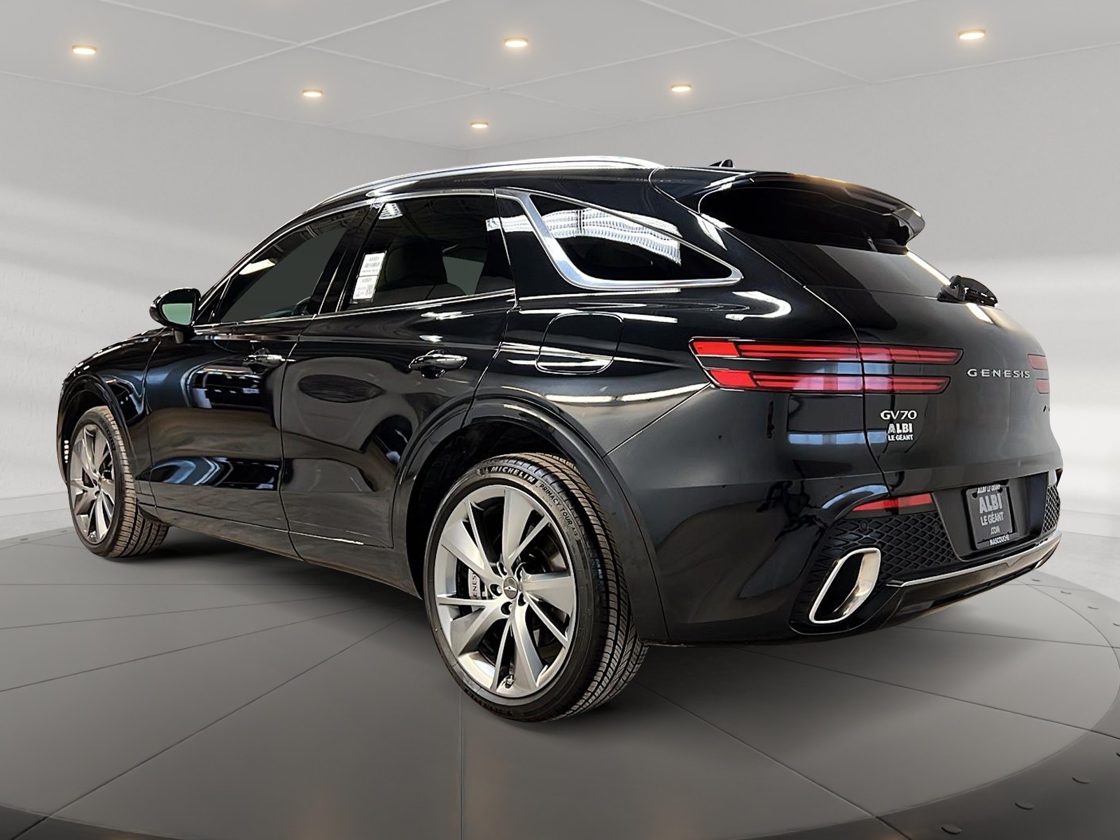 Genesis GV70 ADVANCED PLUS 2.5T CUIR TOIT PANO NAV 4RM 2025 - image #6