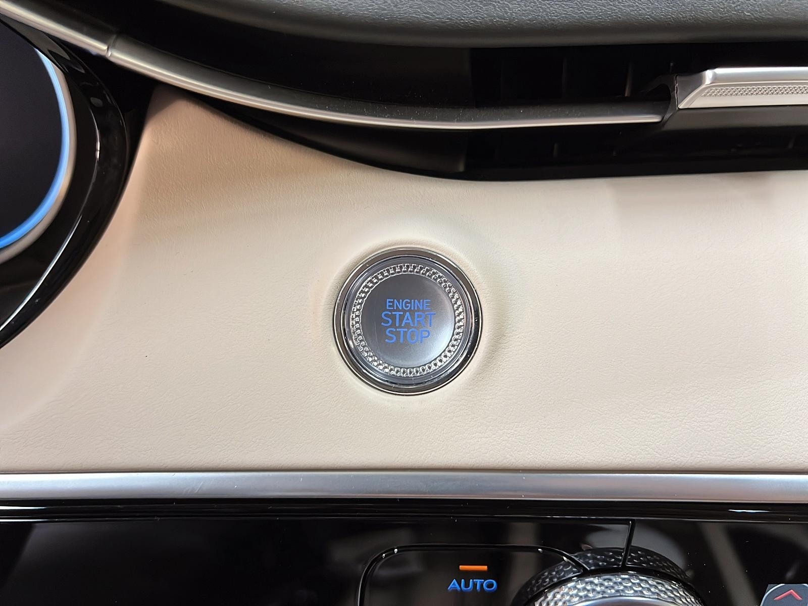 Genesis GV70 ADVANCED PLUS 2.5T CUIR TOIT PANO NAV 4RM 2025 - image #21