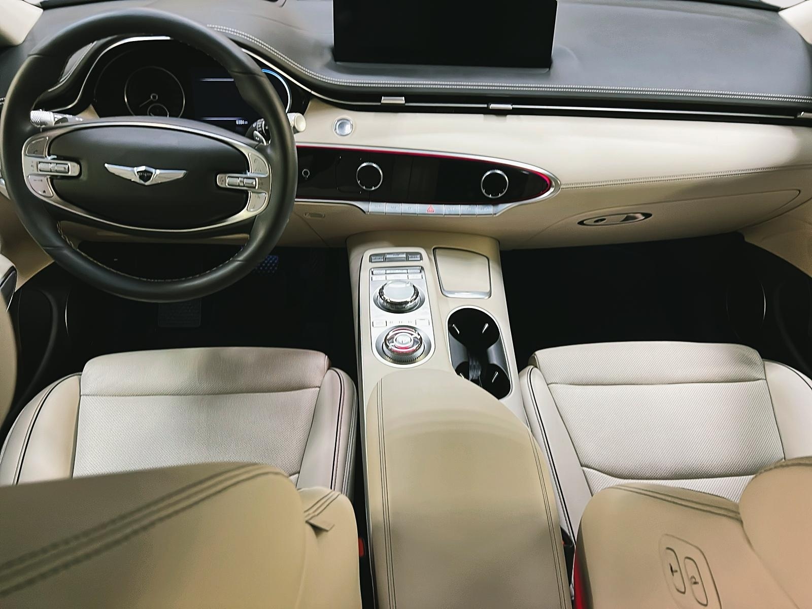 Genesis GV70 ADVANCED PLUS 2.5T CUIR TOIT PANO NAV 4RM 2025 - image #12