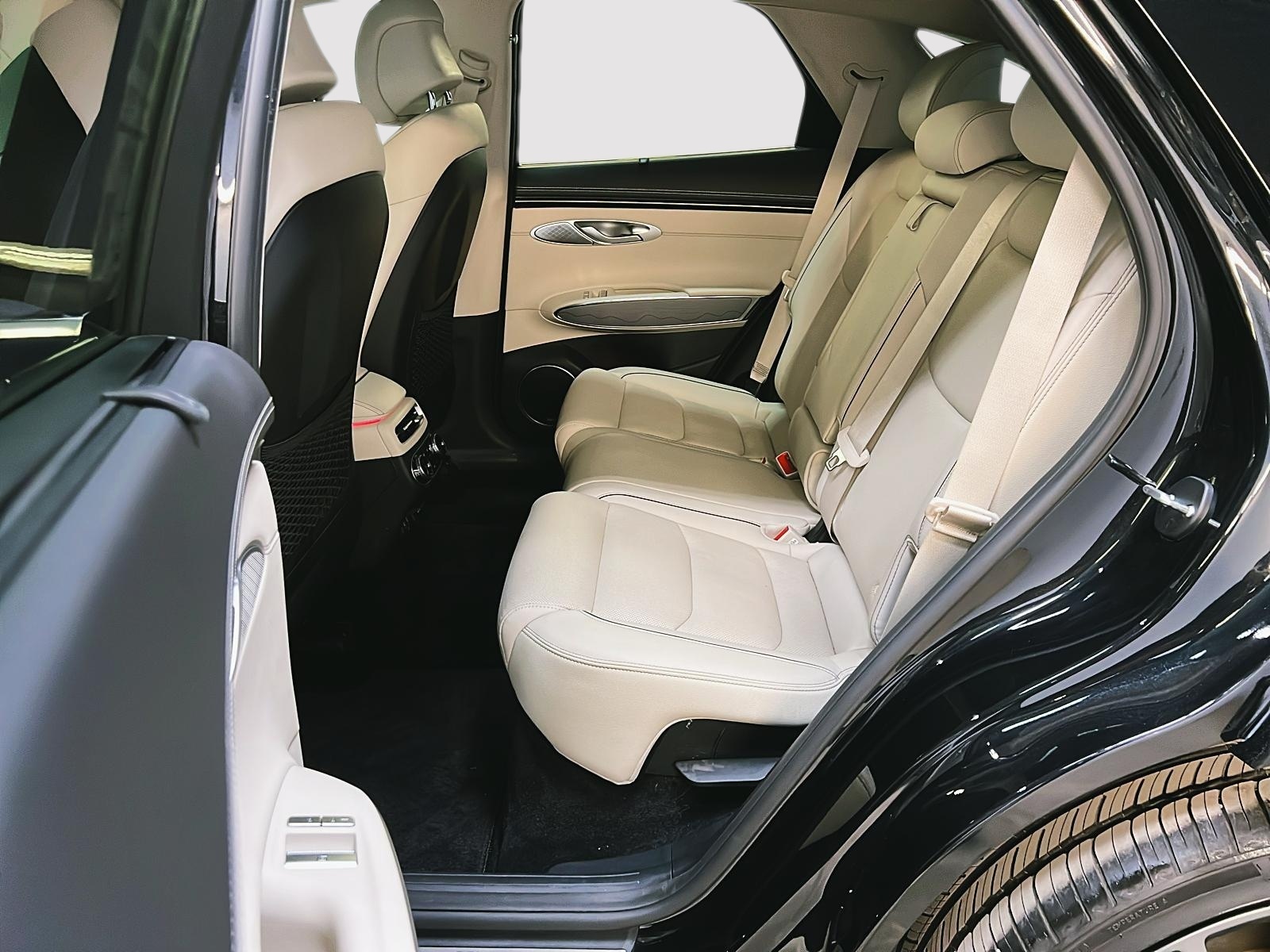 Genesis GV70 ADVANCED PLUS 2.5T CUIR TOIT PANO NAV 4RM 2025 - image #9