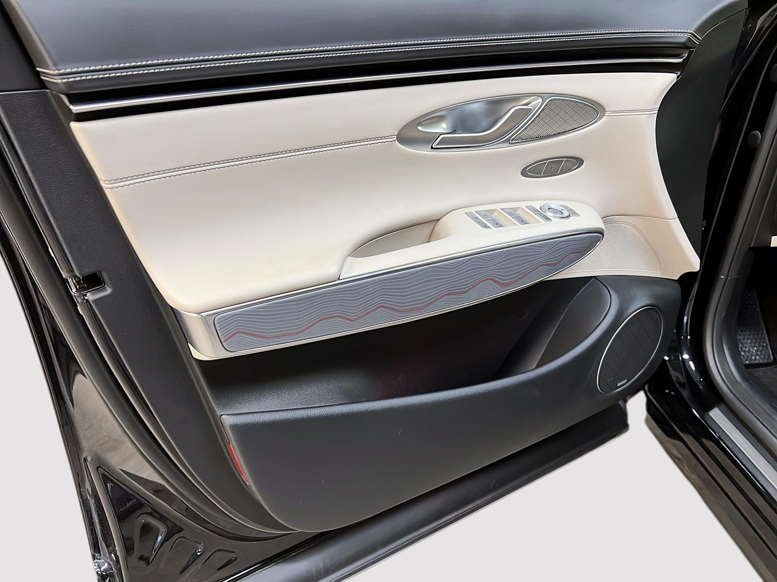 Genesis GV70 ADVANCED PLUS 2.5T CUIR TOIT PANO NAV 4RM 2025 - image #26