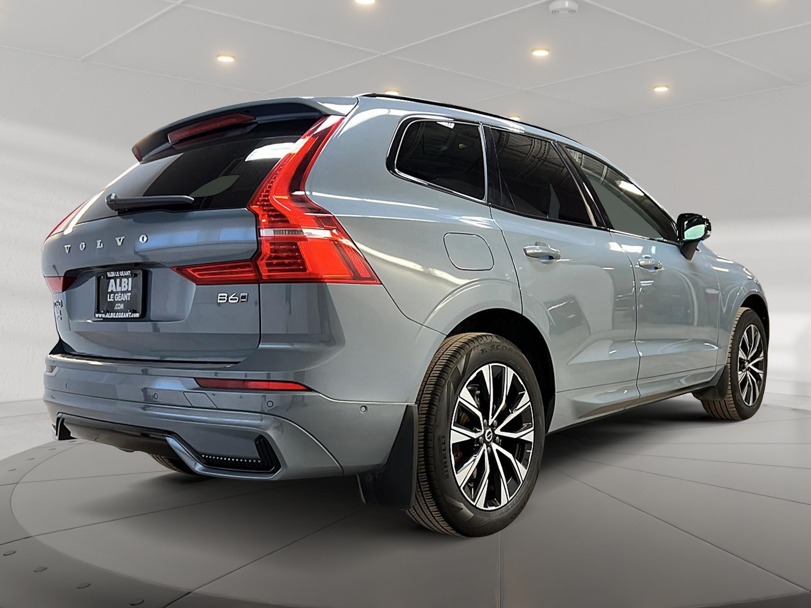 Volvo XC60 2023 - Image #4