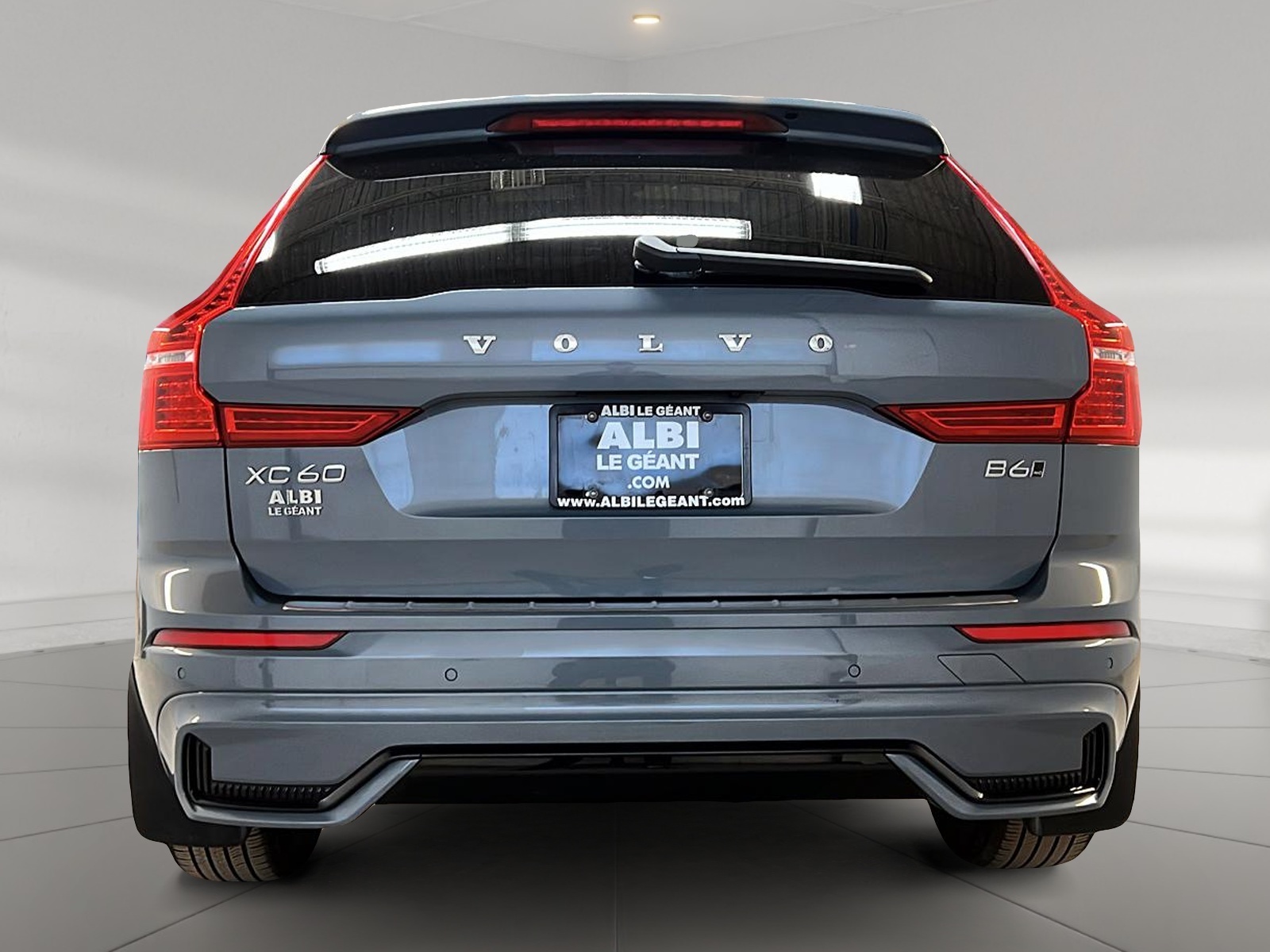 Volvo XC60 2023 - Image #5