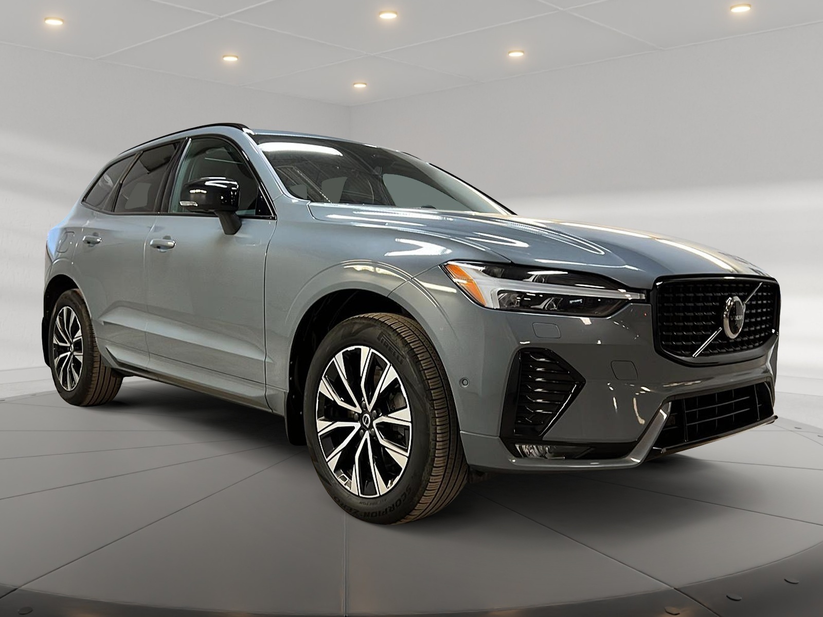 Volvo XC60 B6 PLUS DARK CUIR TOIT PANO NAV 4RM 2023 - image #3