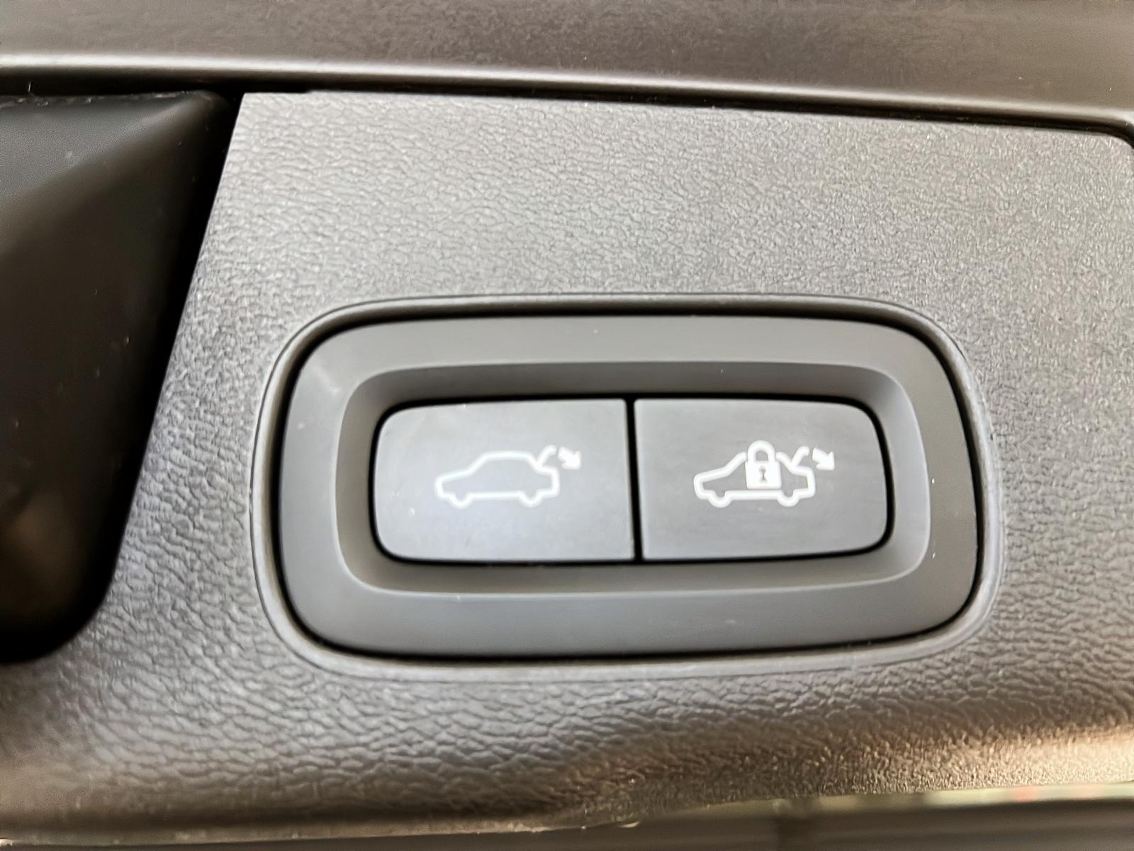 Volvo XC60 2023 - Image #15