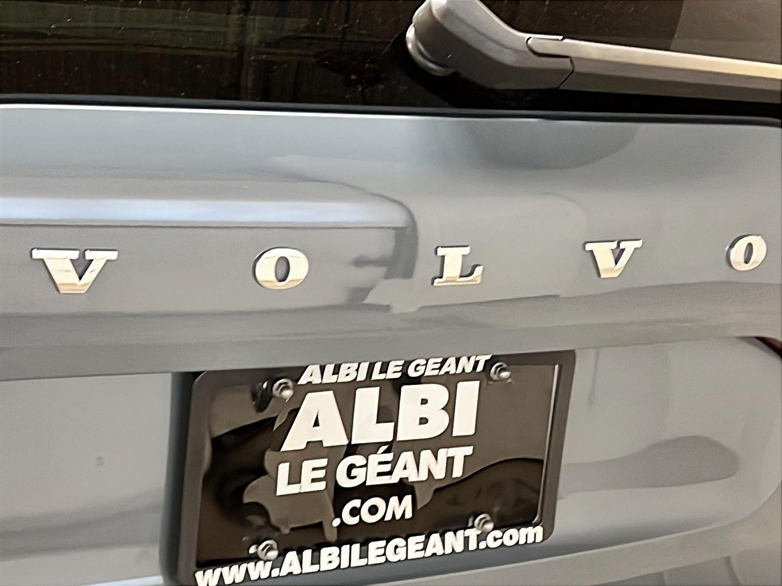 Volvo XC60 B6 PLUS DARK CUIR TOIT PANO NAV 4RM 2023 - image #29