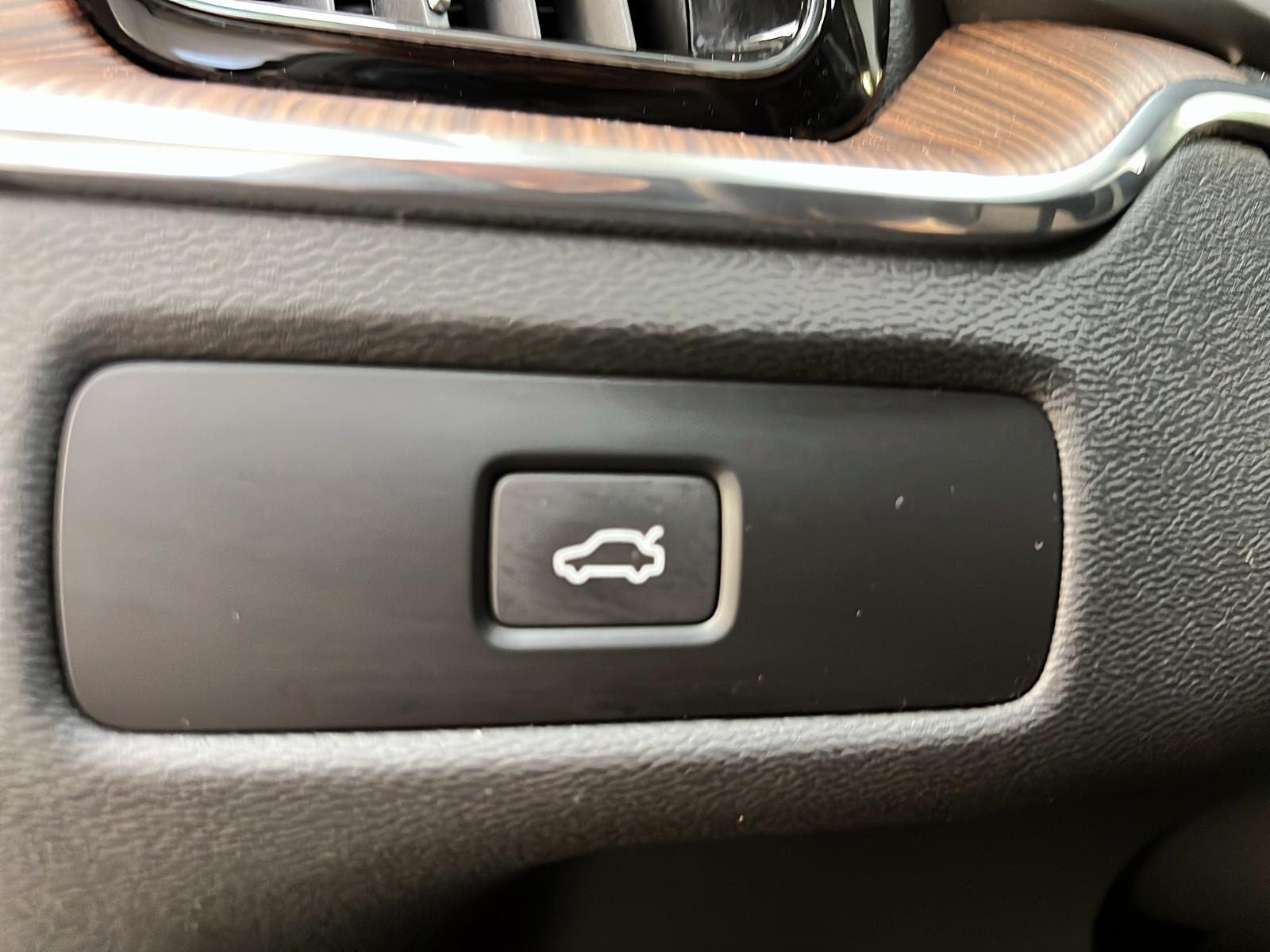 Volvo XC60 2023 - Image #23