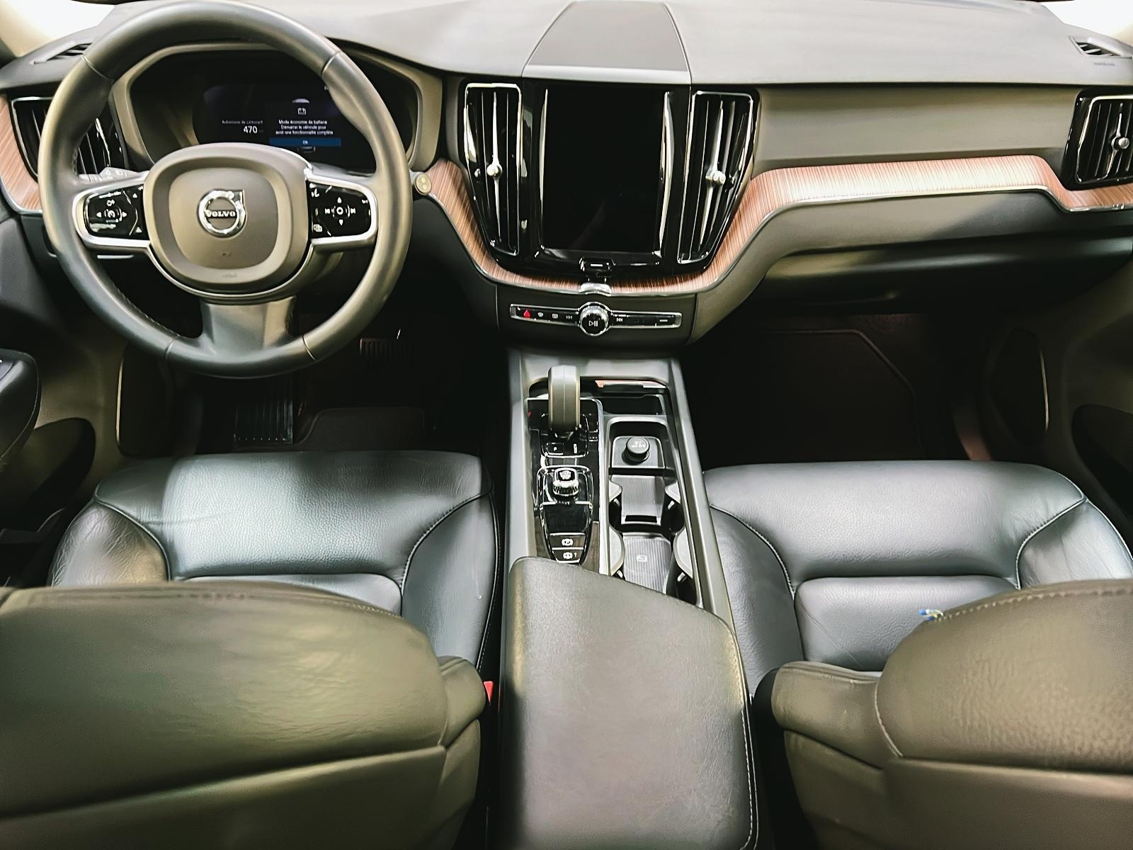 Volvo XC60 B6 PLUS DARK CUIR TOIT PANO NAV 4RM 2023 - image #12