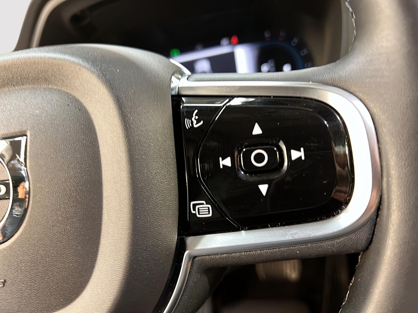 Volvo XC60 2023 - Image #21