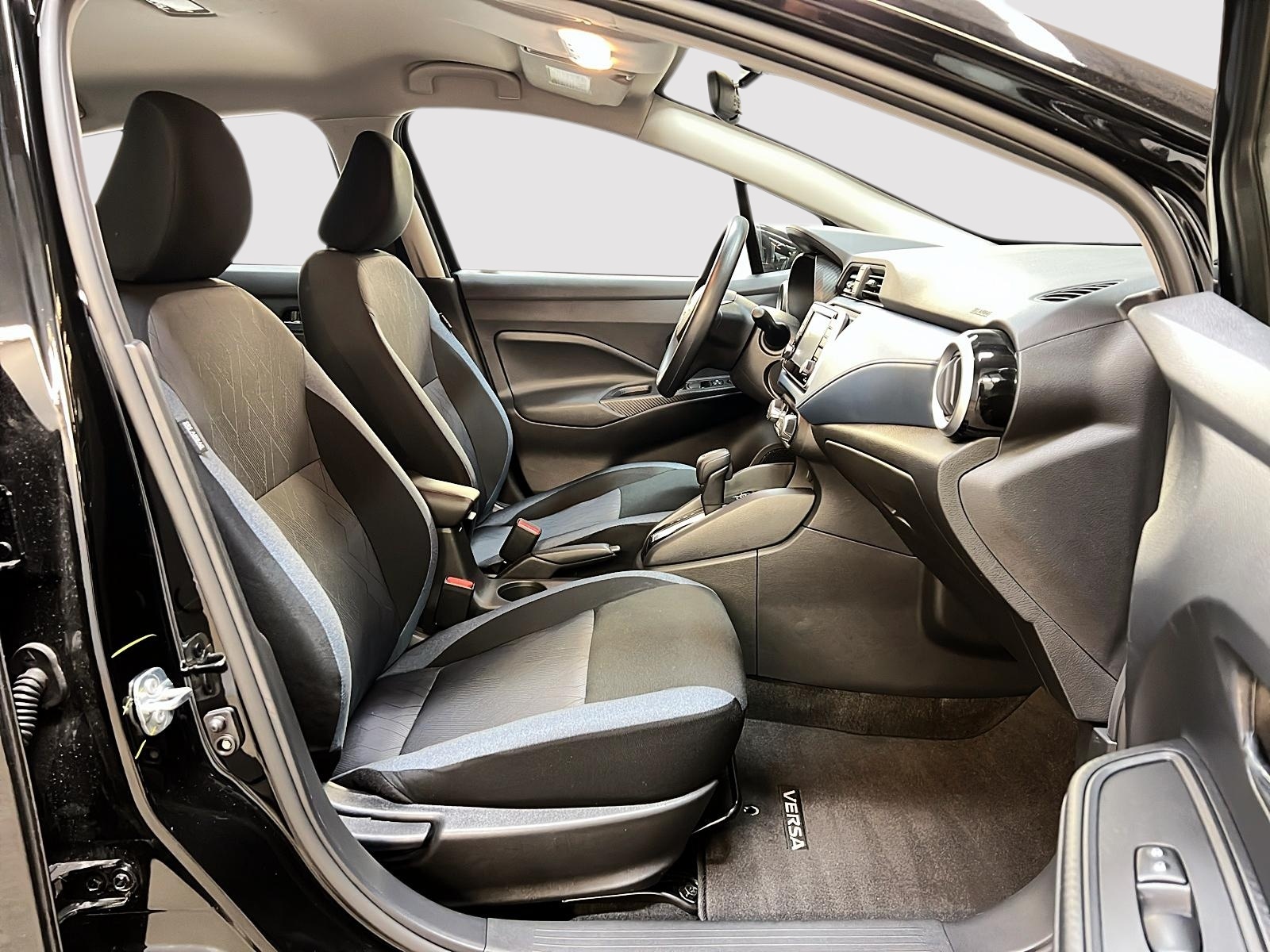 Nissan Versa SV 2025 — photo 8