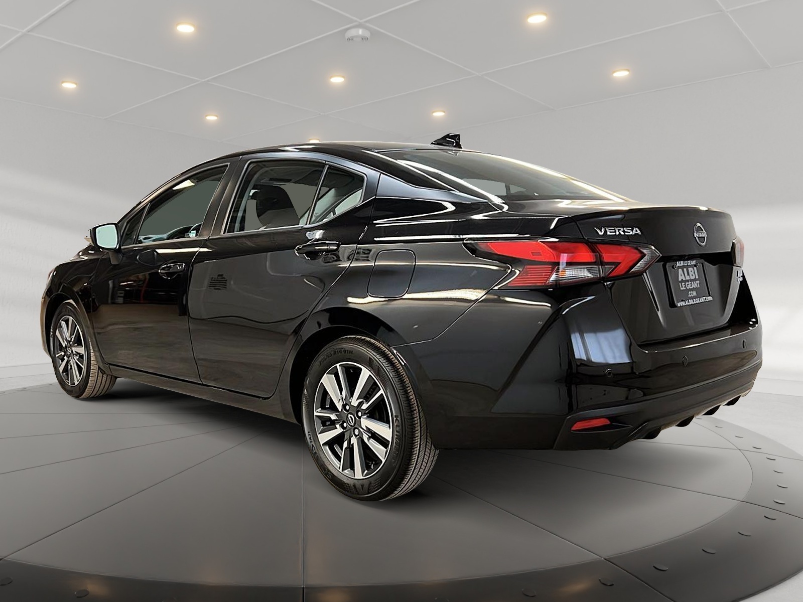 Nissan Versa SV 2025 — photo 6