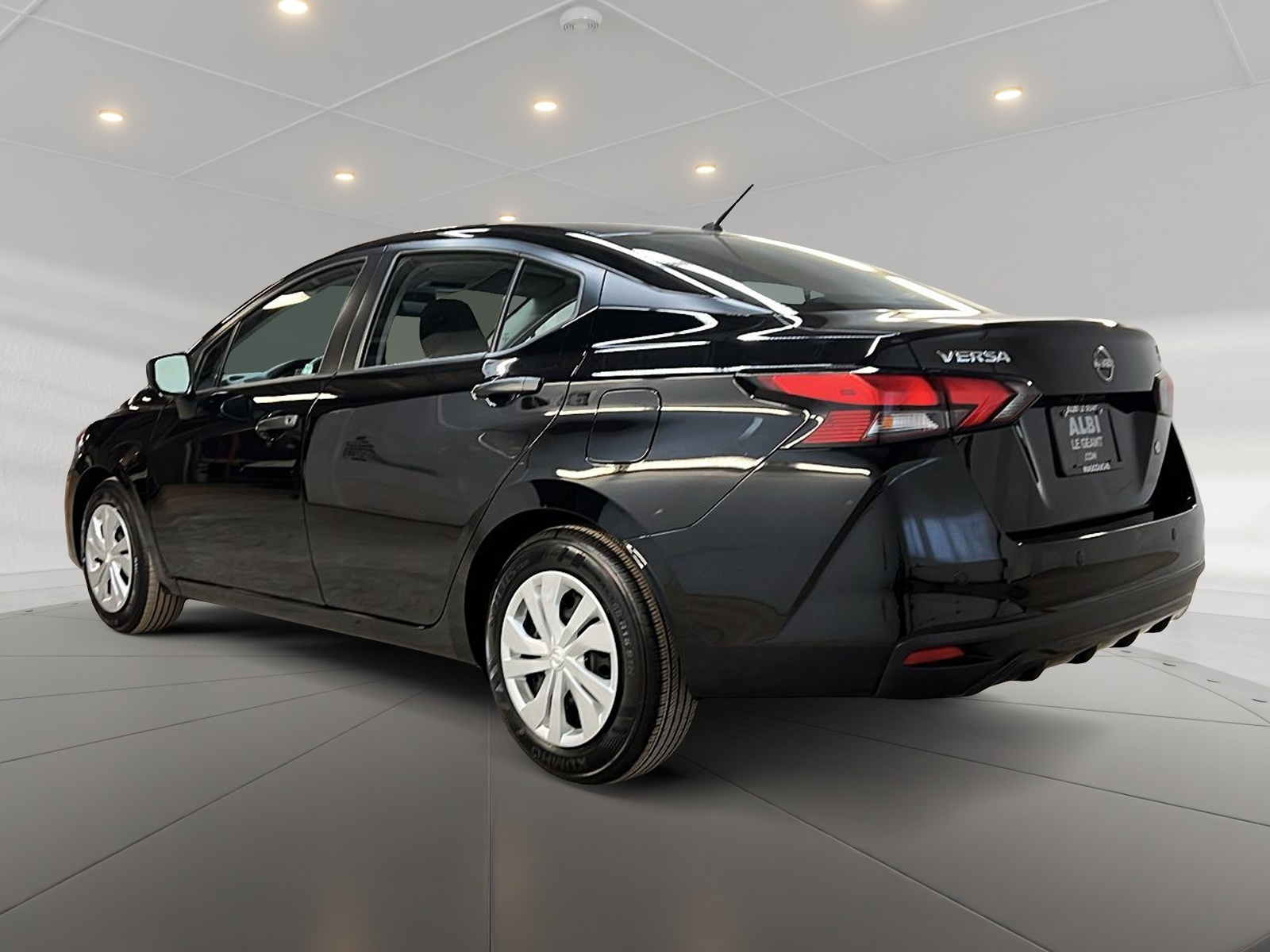 Nissan Versa S 2025 - image #6