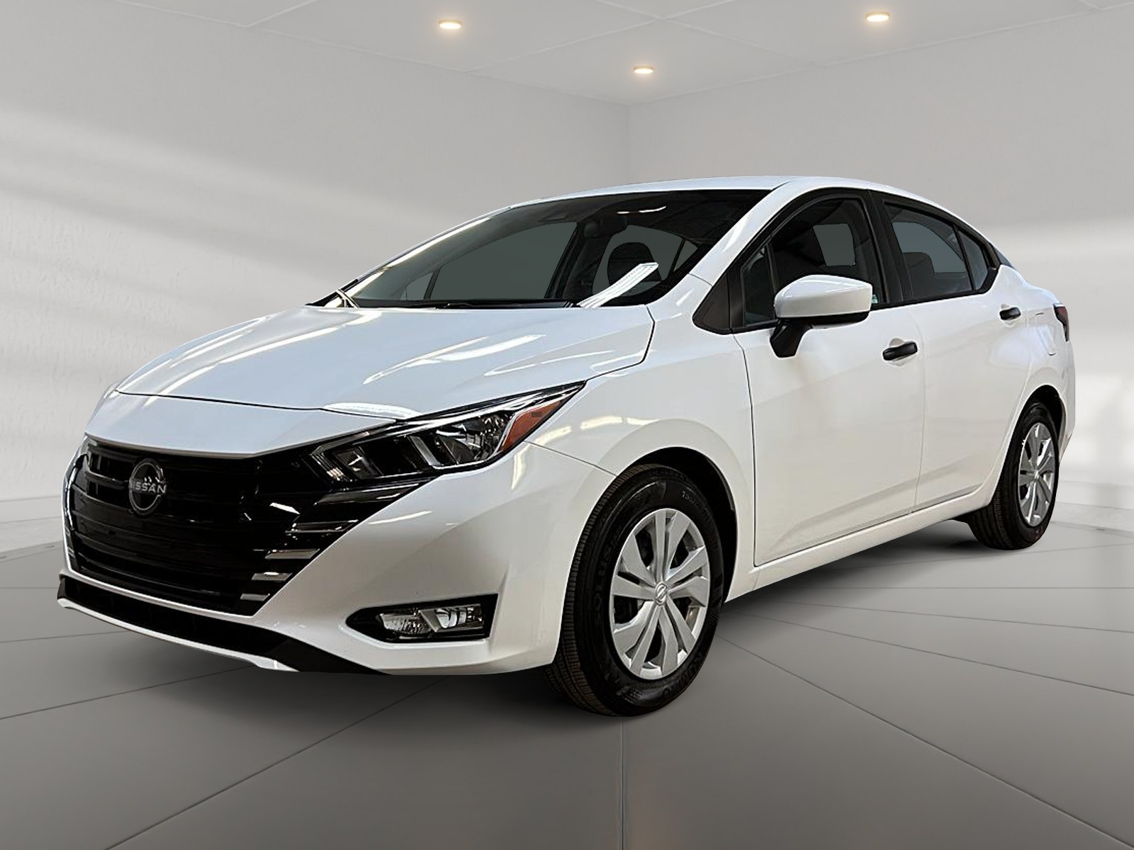 Nissan Versa 2025 - Image #1
