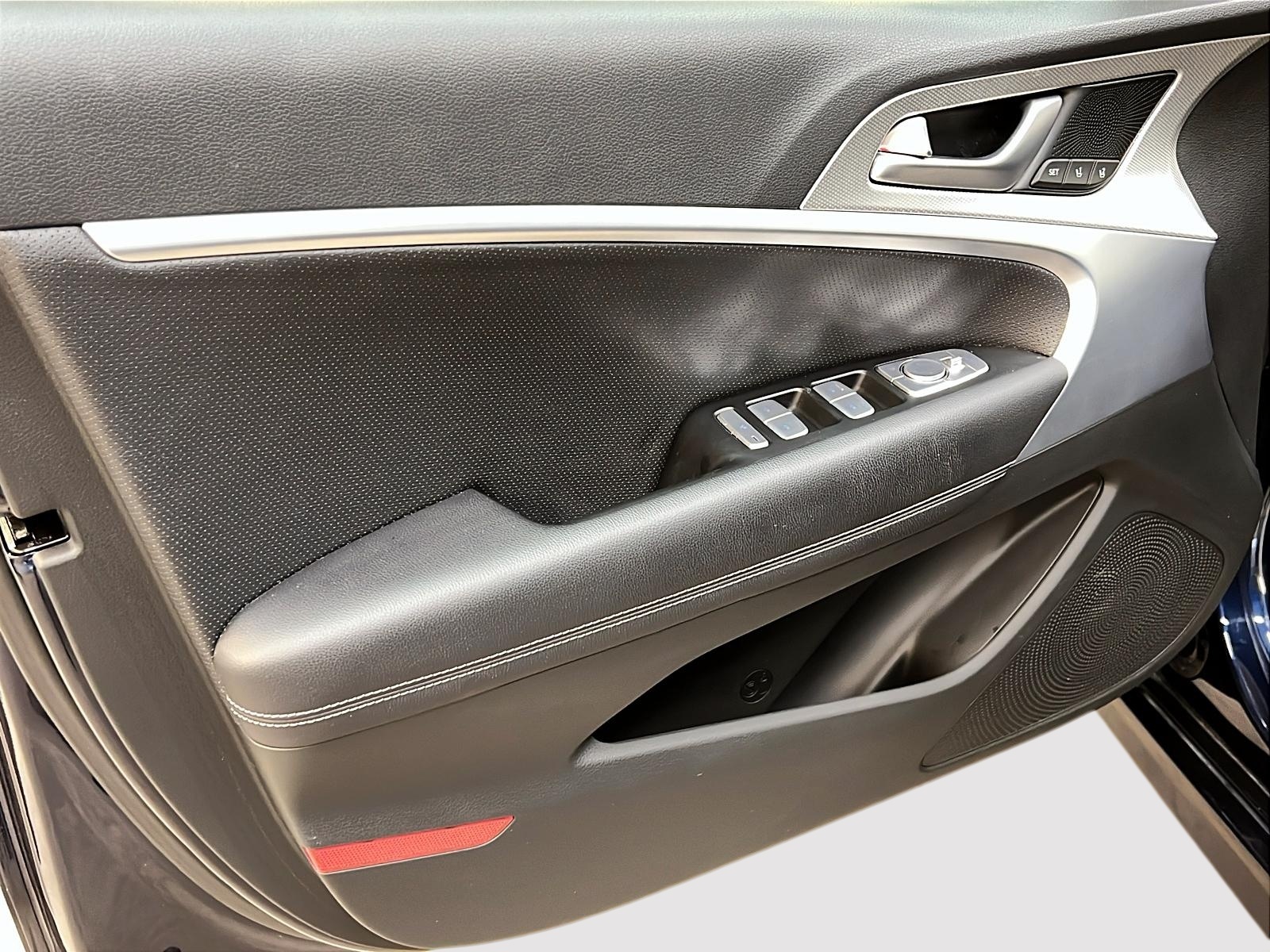 Genesis G70 ADVANCED 2.5T CUIR TOIT NAV 4RM 2024 - image #24