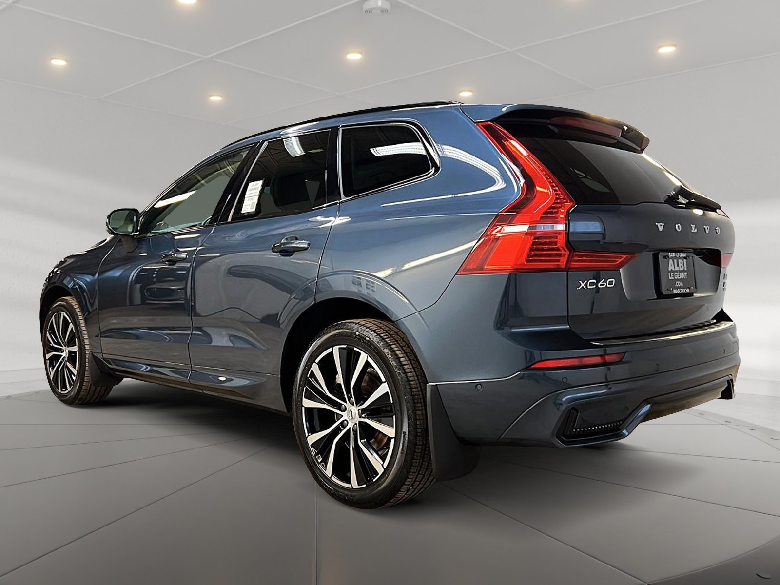 Volvo XC60 2023 - Image #6