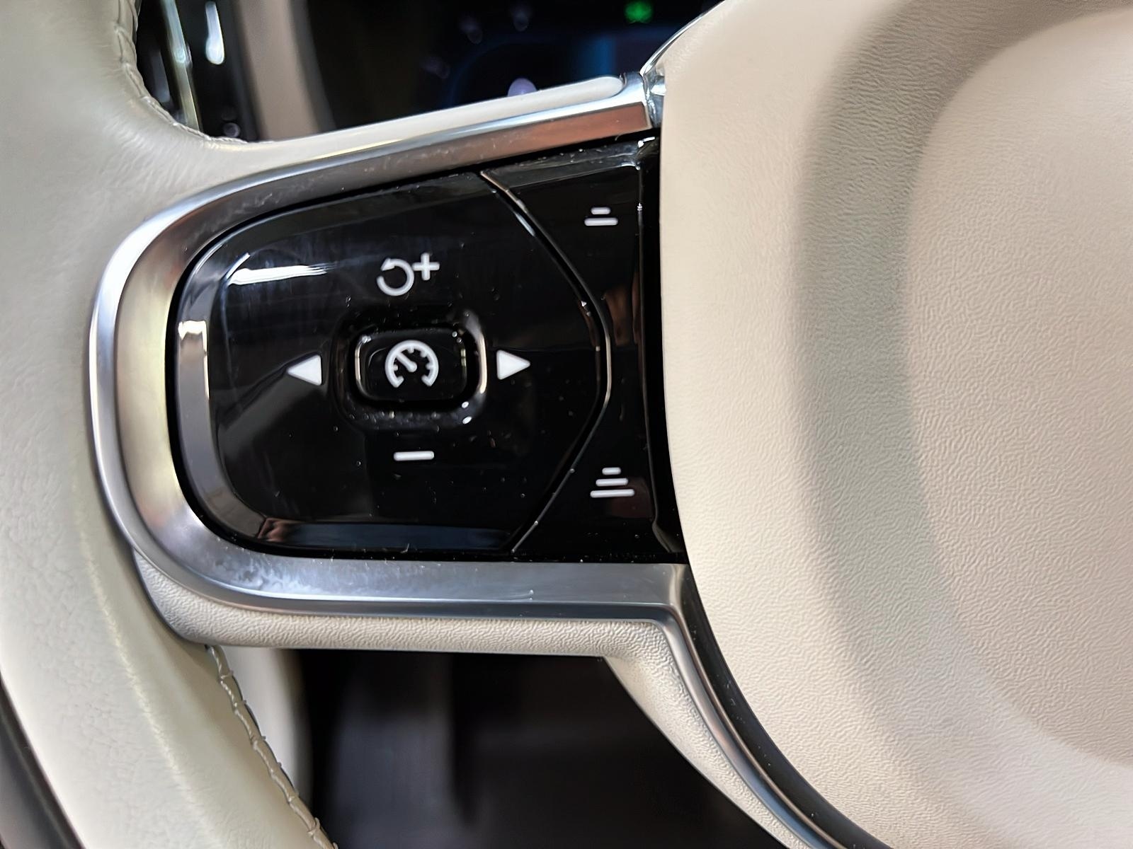 Volvo XC60 2023 - Image #22