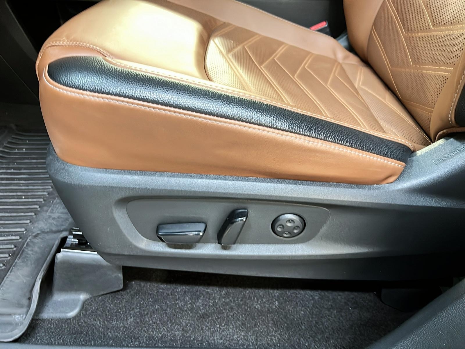 Nissan Pathfinder PLATINUM CUIR TOIT PANO NAV 4RM 2024 - image #28
