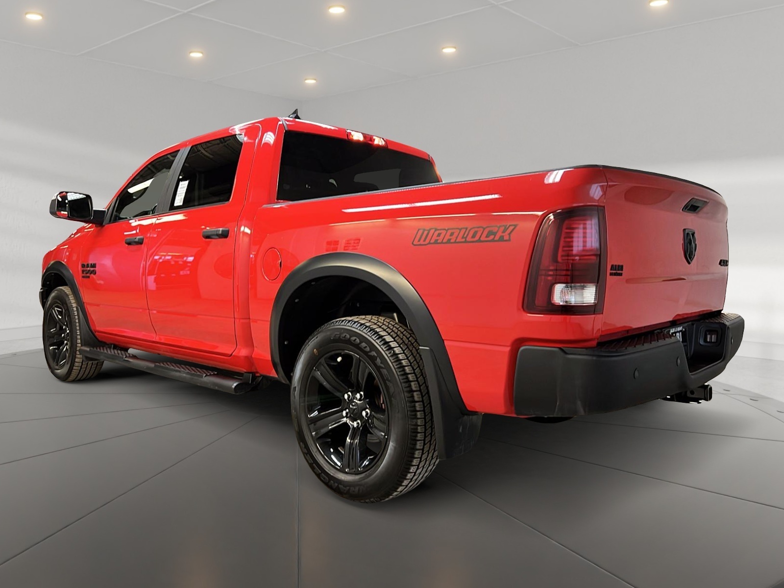 RAM 1500 Classic WARLOCK CREW CAB NAV 4X4 2023 - image #6