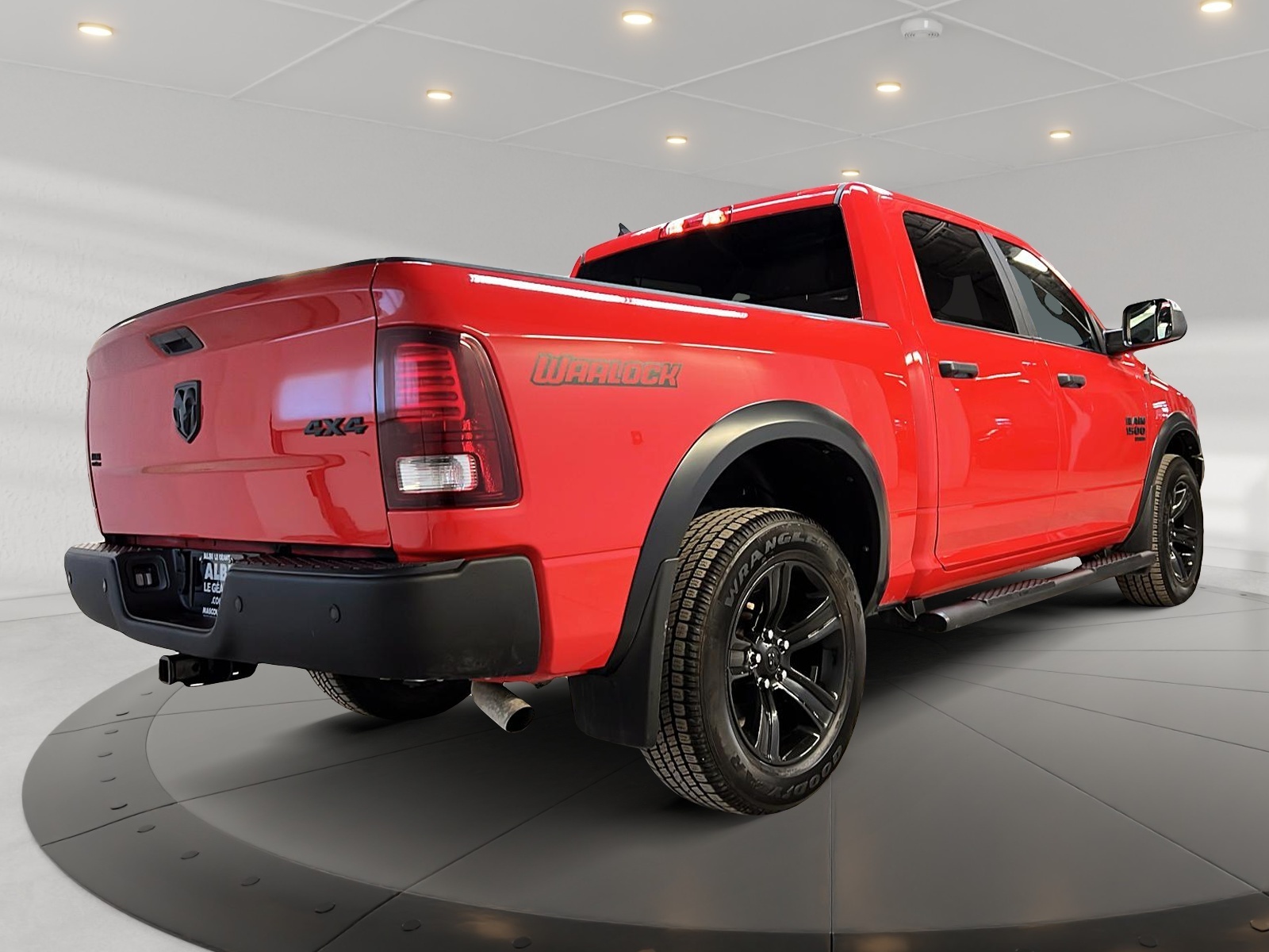 RAM 1500 Classic WARLOCK CREW CAB NAV 4X4 2023 - image #4