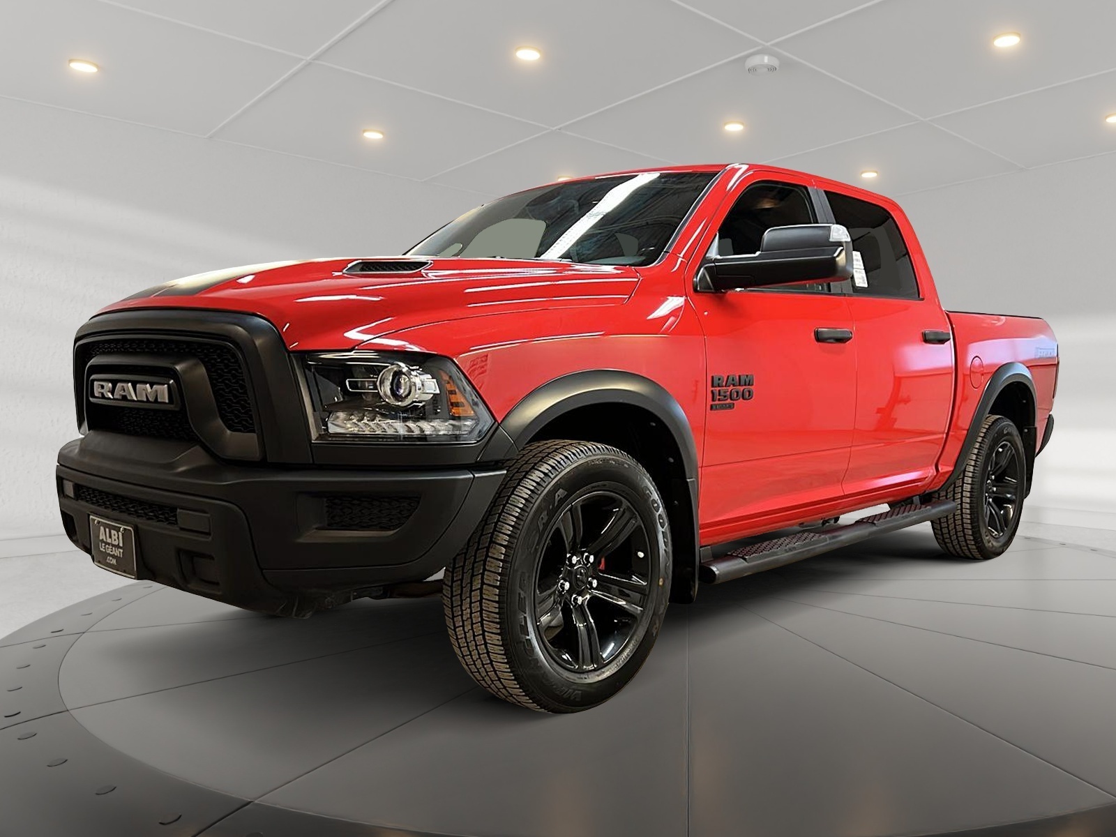 RAM 1500 Classic WARLOCK CREW CAB NAV 4X4 2023 - image #1