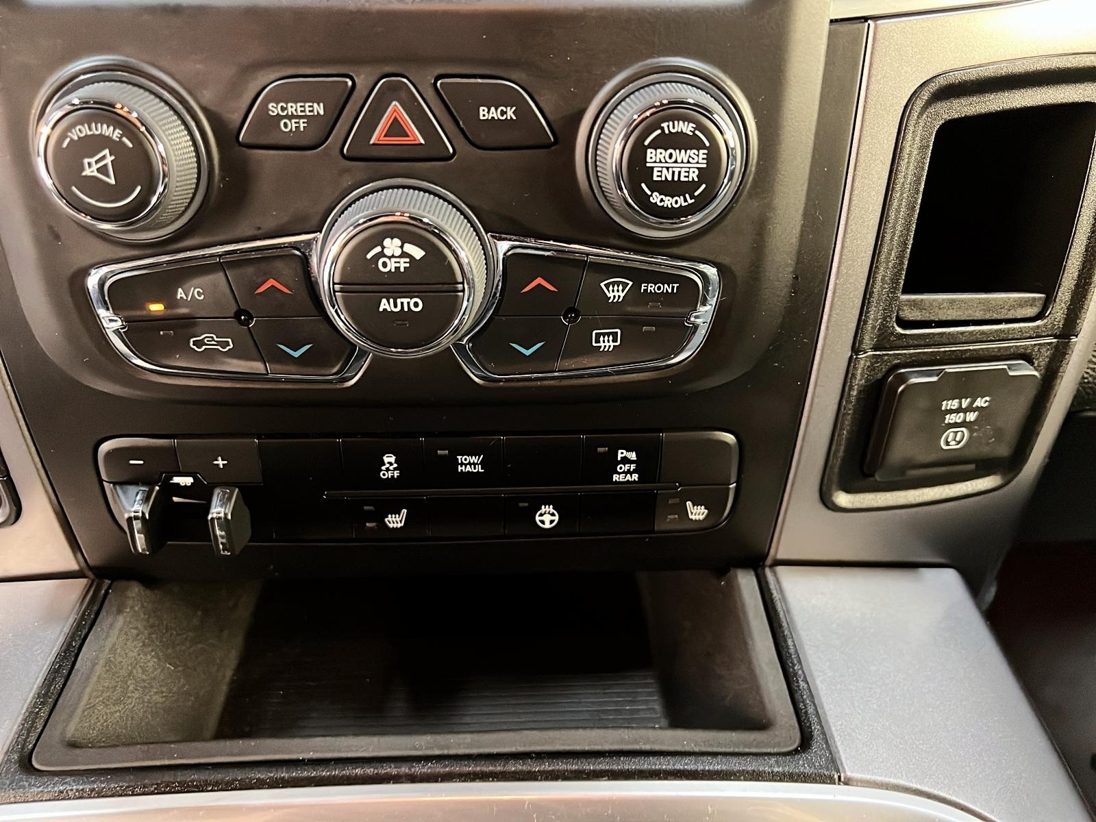 RAM 1500 Classic WARLOCK CREW CAB NAV 4X4 2023 - image #14