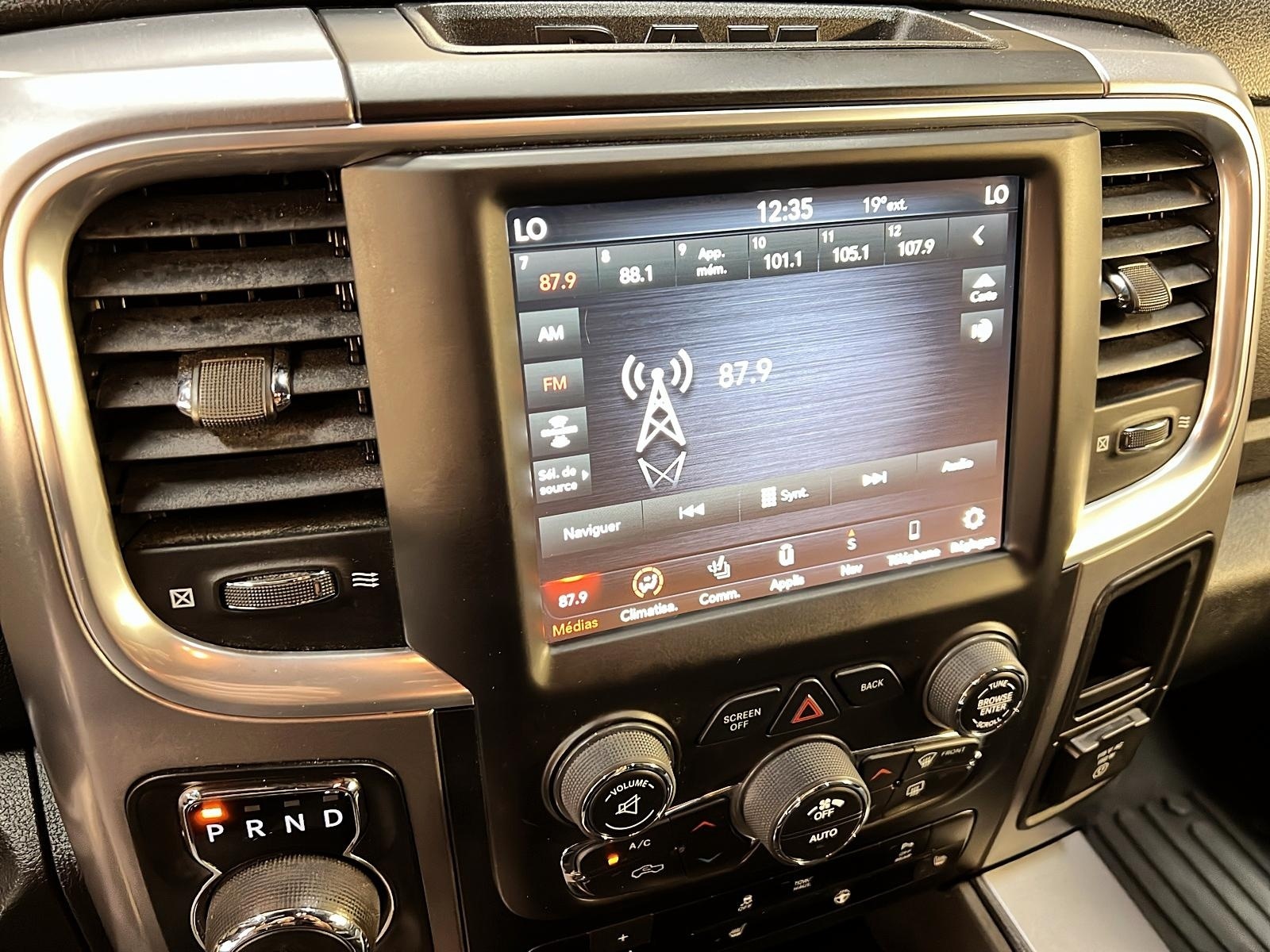 RAM 1500 Classic WARLOCK CREW CAB NAV 4X4 2023 - image #15