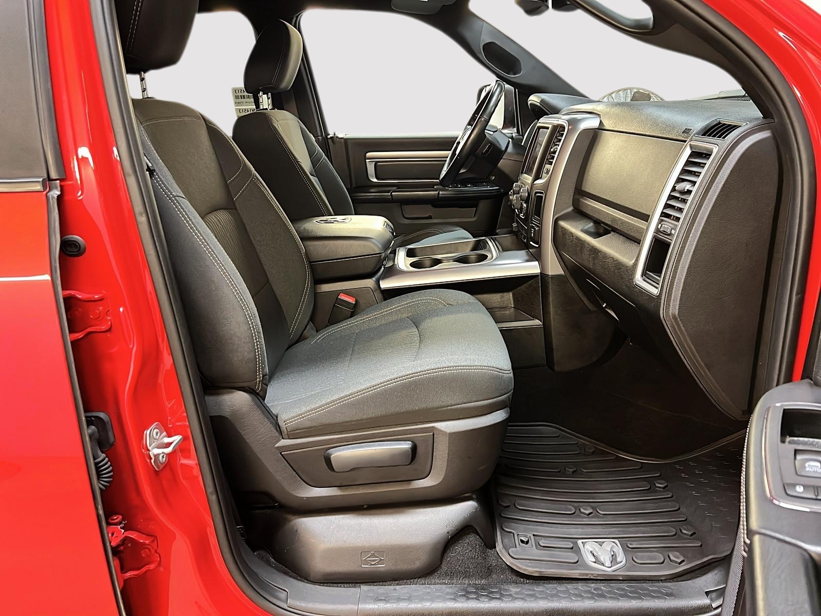 RAM 1500 Classic 2023 - Image #8