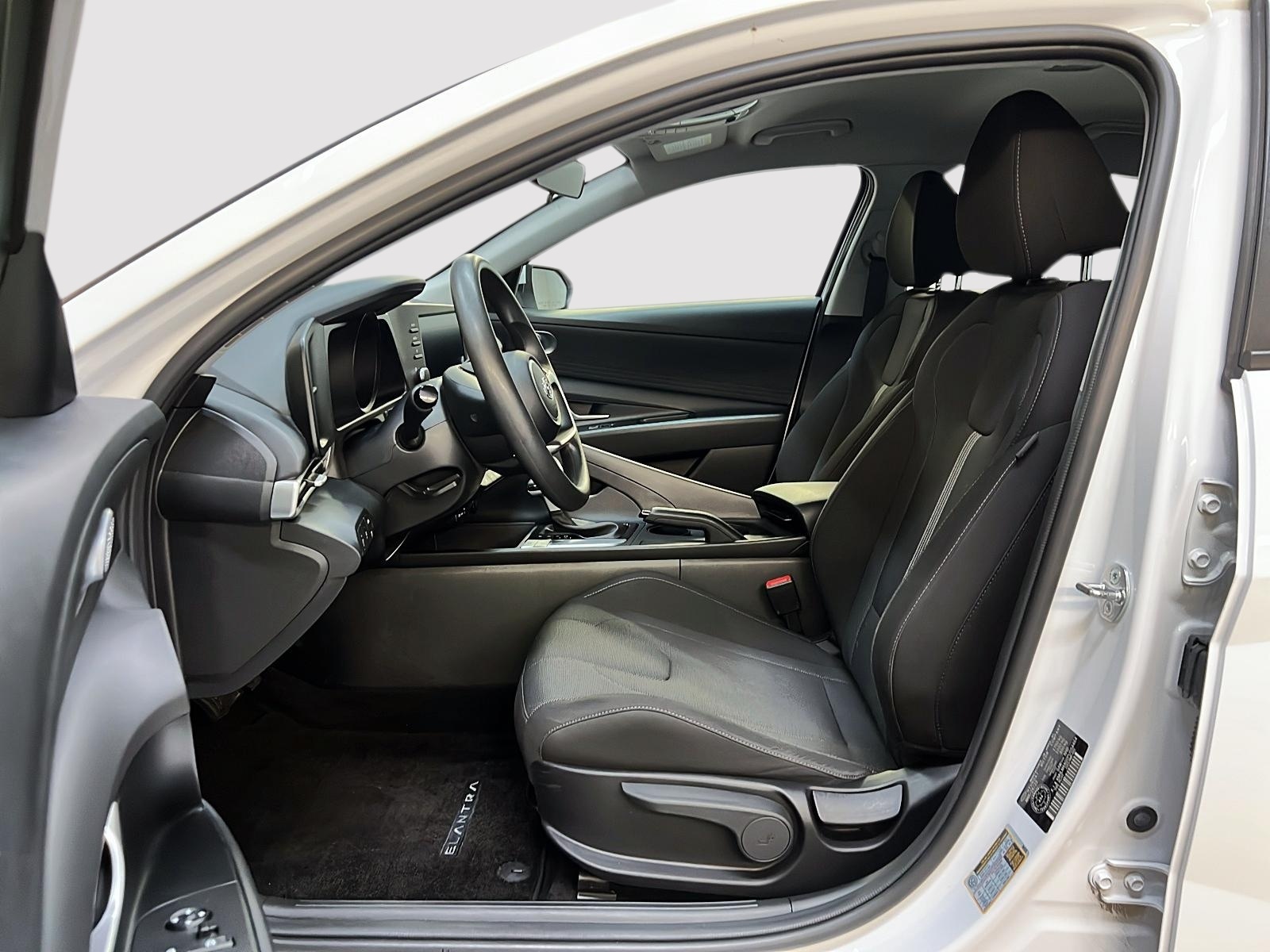 Hyundai Elantra ESSENTIEL 2023 - image #7