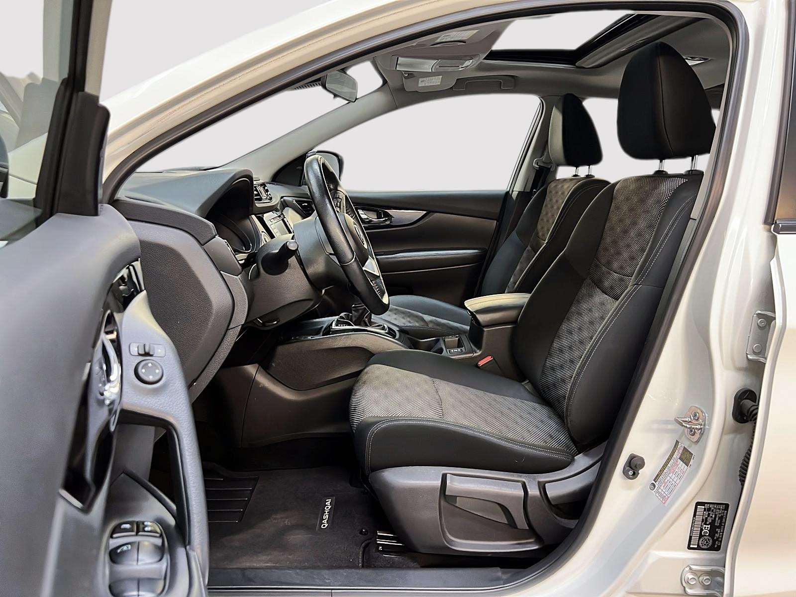 Nissan Qashqai SV TOIT 2022 - image #7