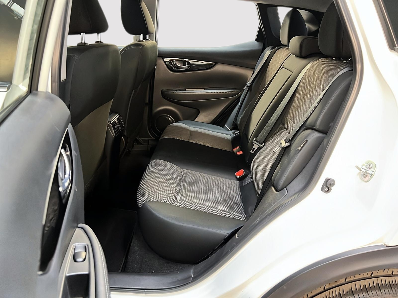 Nissan Qashqai SV TOIT 2022 - image #9