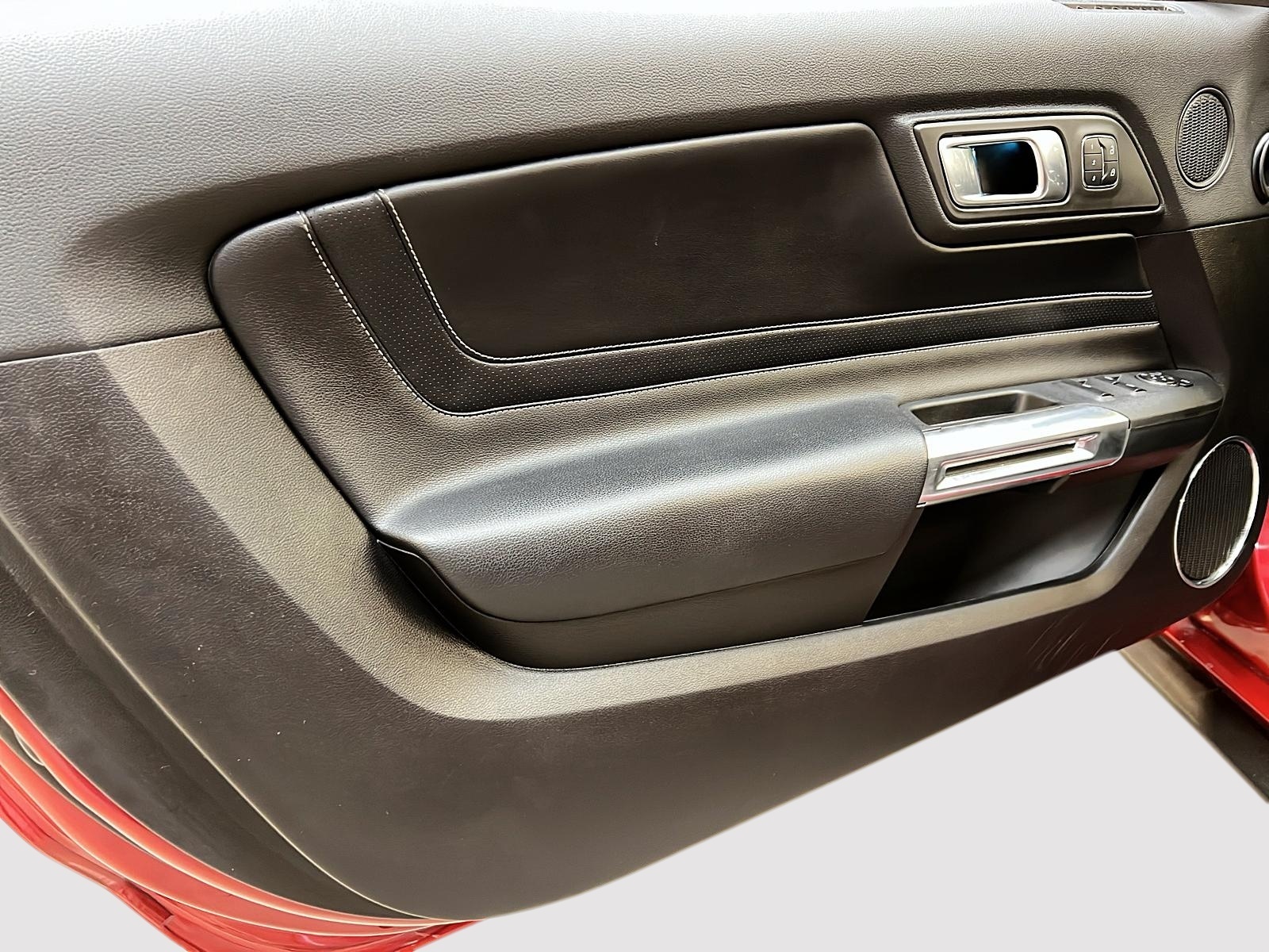 Ford Mustang ECOBOOST PREMIUM CUIR NAV 2021 - image #25