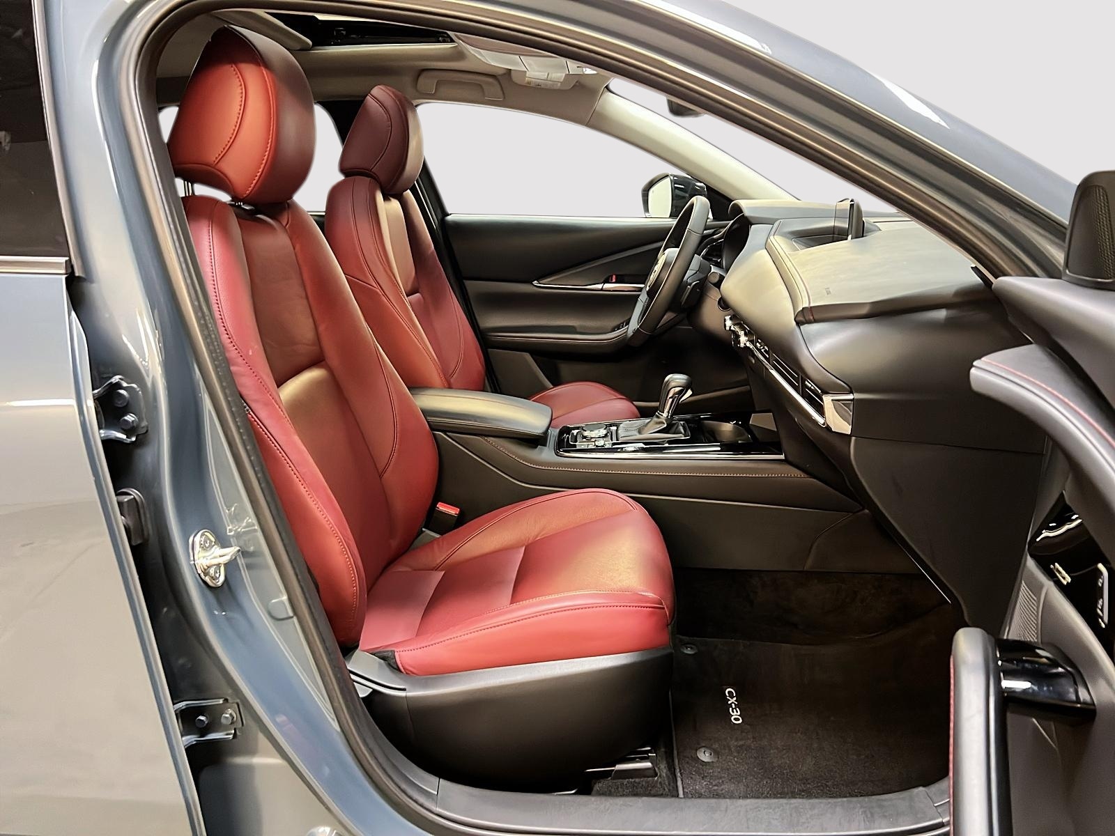 Mazda CX-30 GT CUIR TOIT NAV 4RM 2024 - image #8