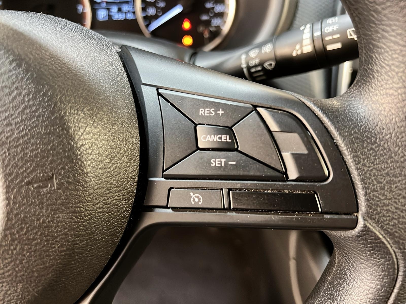 Nissan Kicks S 2023 - image #18