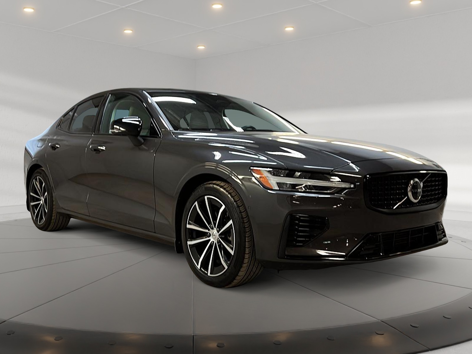 Volvo S60 2024 - Image #3