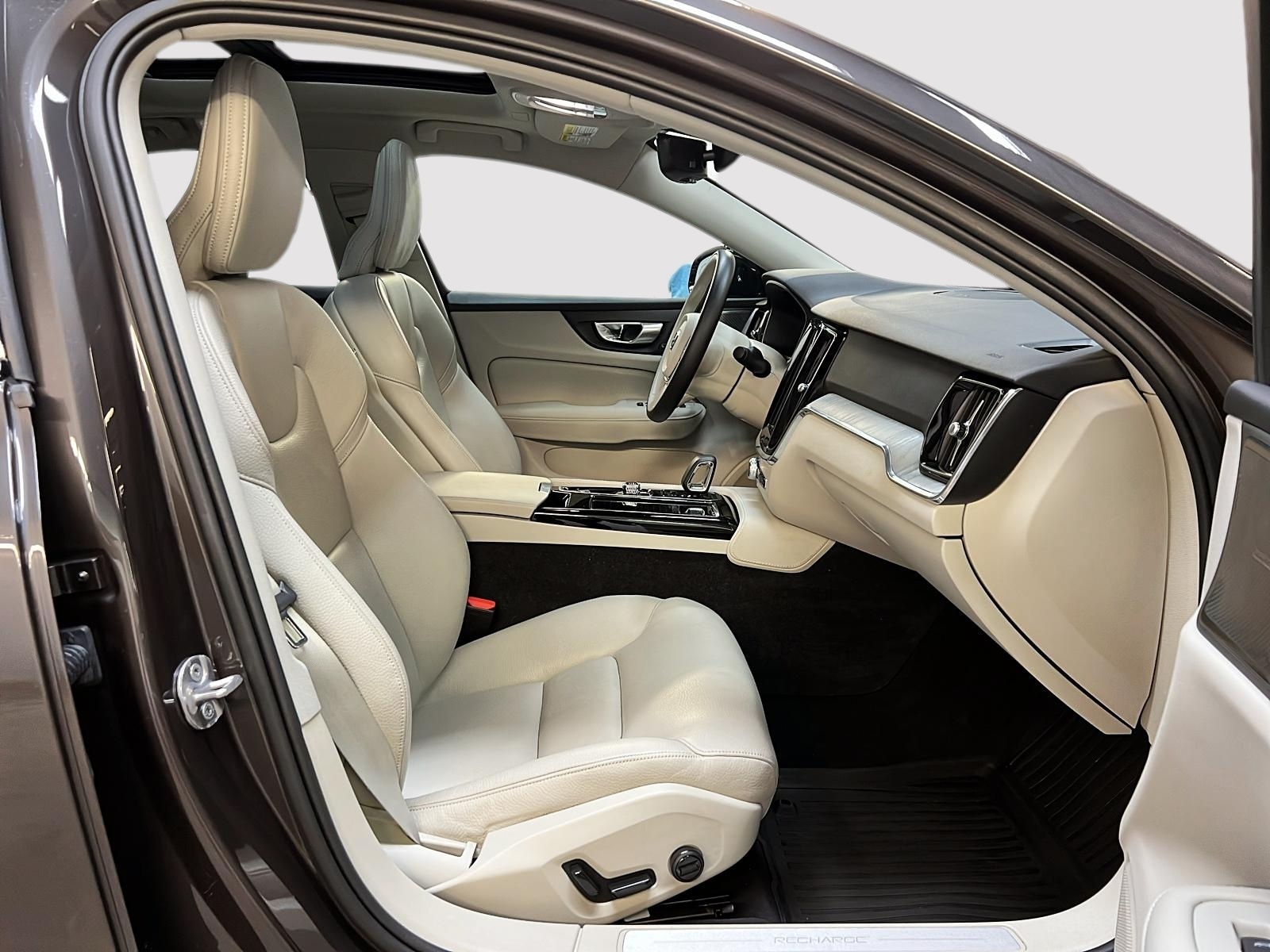 Volvo S60 2024 - Image #8