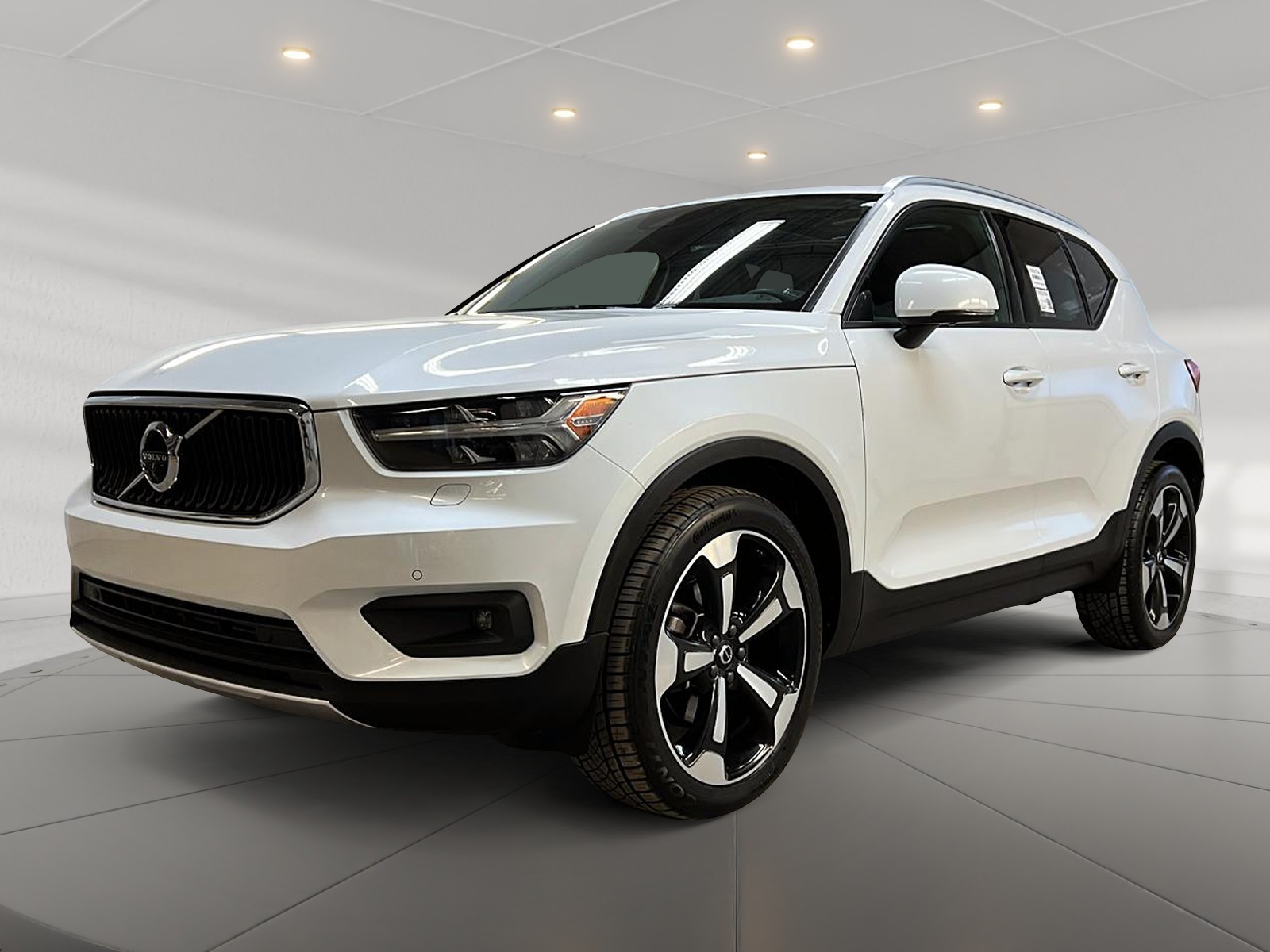 Volvo XC40 2022 - Image #1