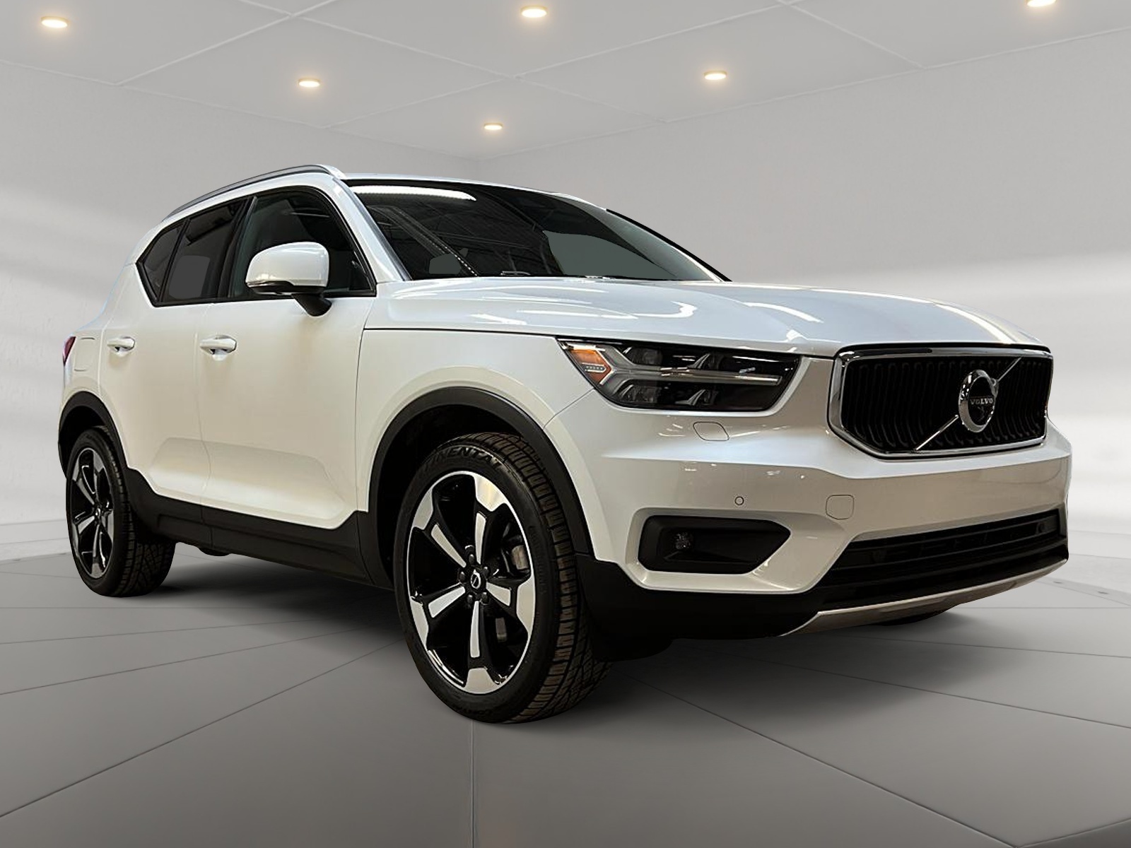 Volvo XC40 T5 MOMENTUM CUIR TOIT PANO NAV 2022 - image #3