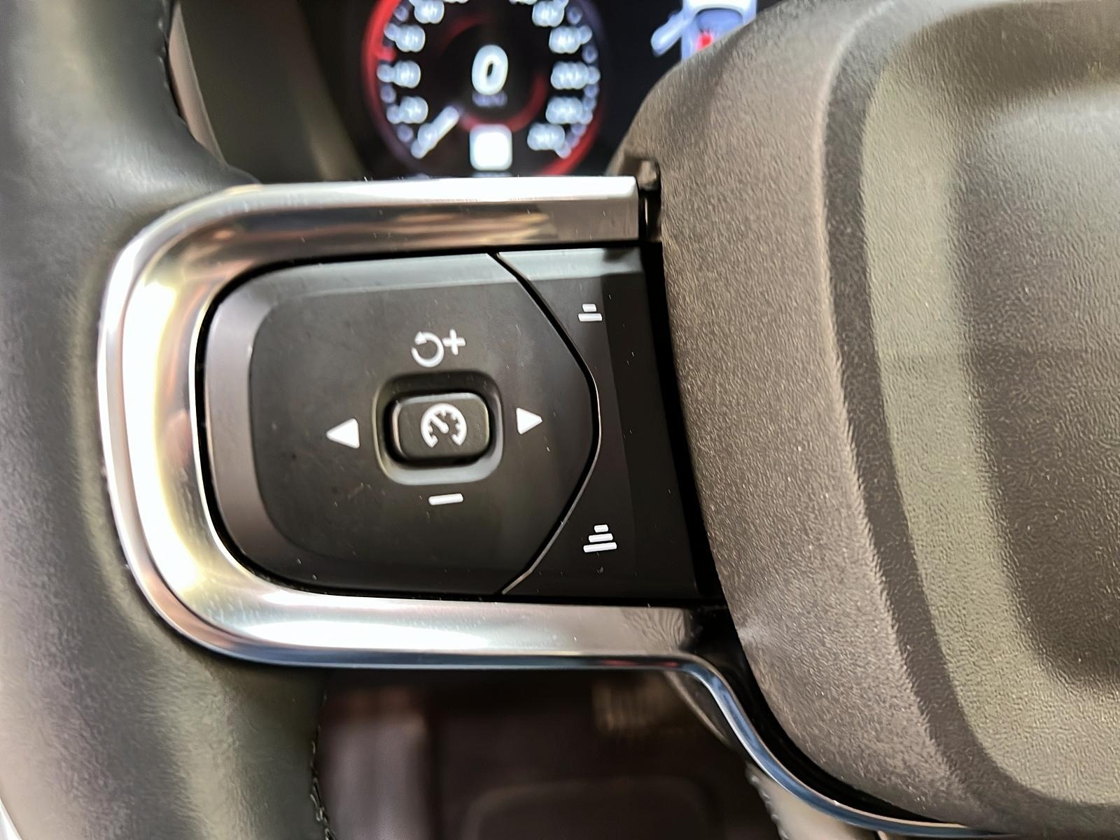 Volvo XC40 2022 - Image #22