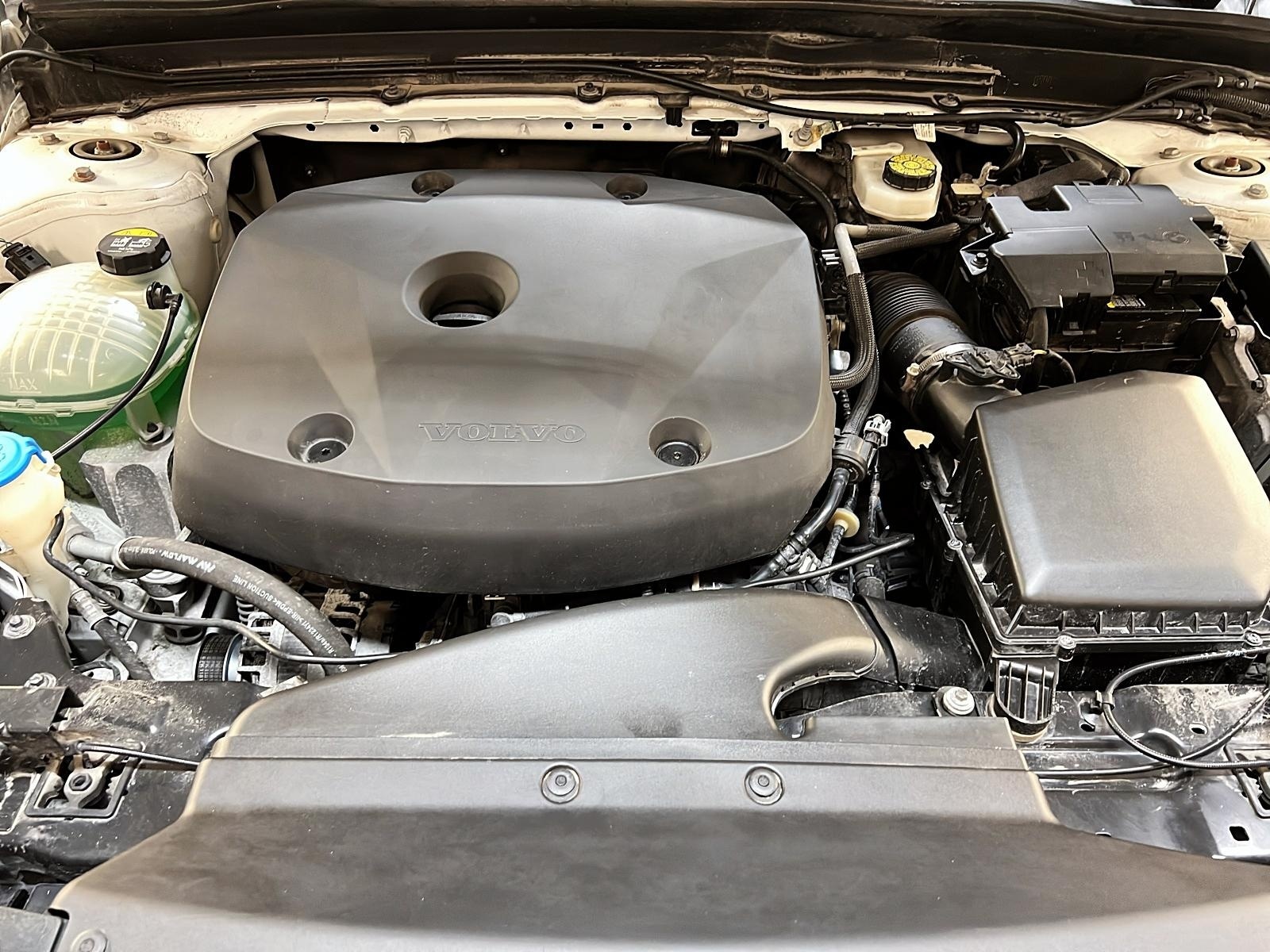 Volvo XC40 T5 MOMENTUM CUIR TOIT PANO NAV 2022 - image #12