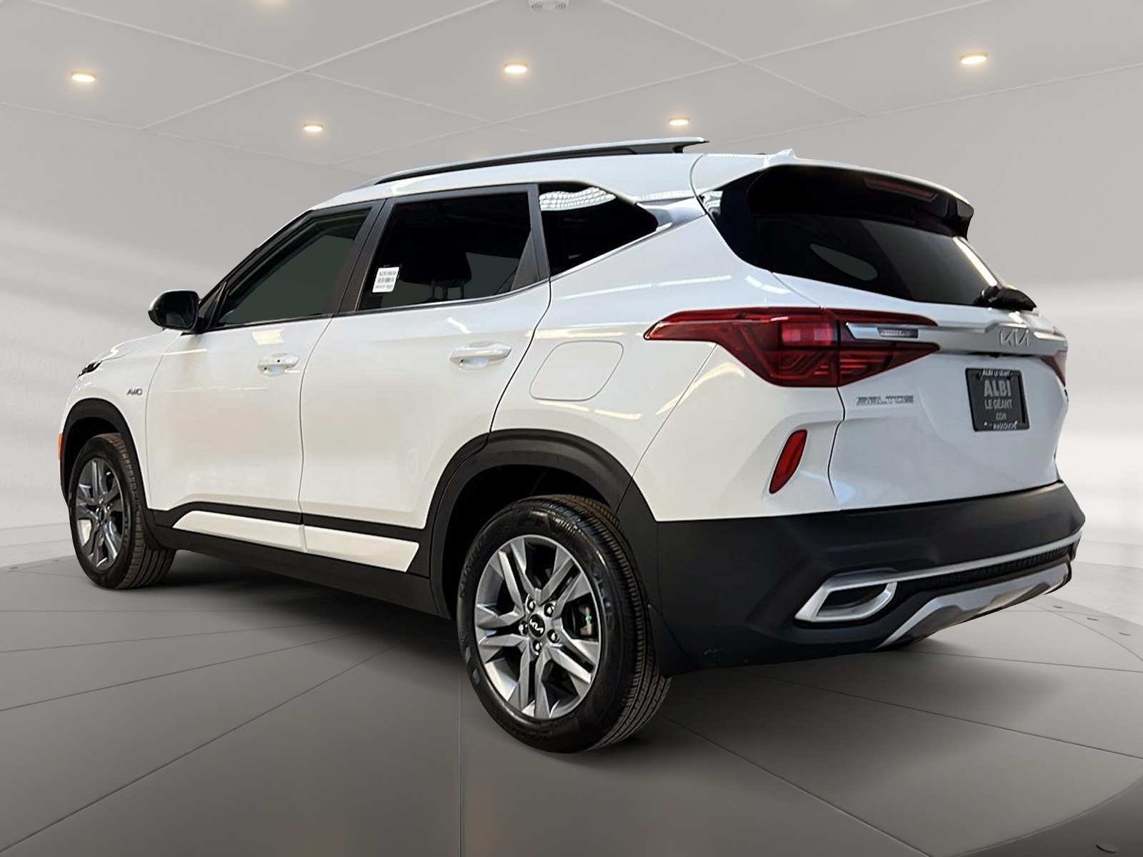 Kia SELTOS EX CUIR TOIT 4RM 2023 - image #6
