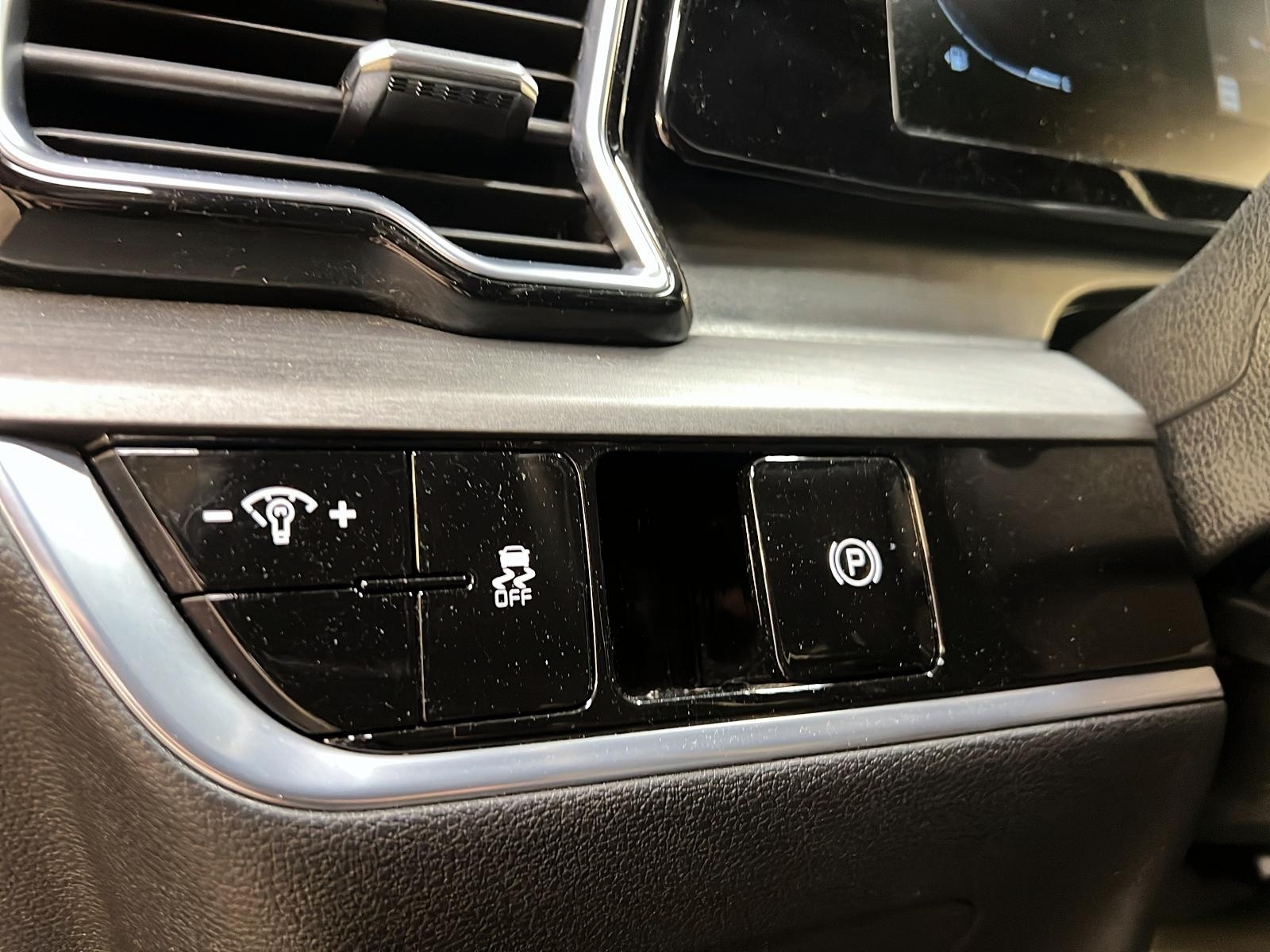 Kia Sportage X-LINE CUIR 4RM 2023 - image #20