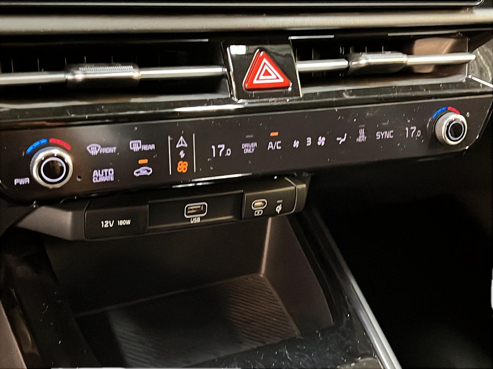 Kia NIRO EV PREMIUM + NAV 2023 - image #15