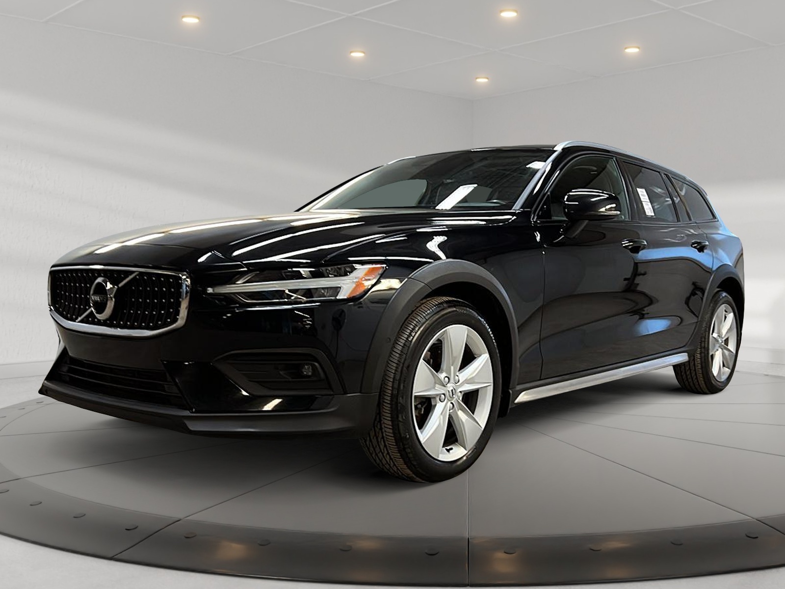 Volvo V60 2021 - Image #1