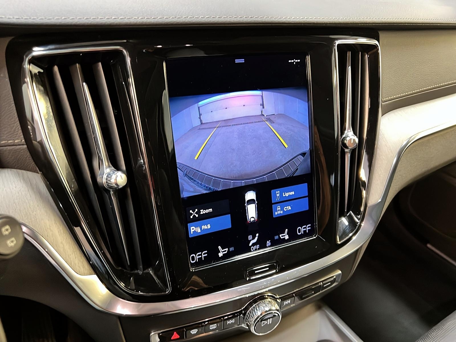 Volvo V60 T5 CROSS COUNTRY  CUIR TOIT PANO NAV 4RM 2021 - image #19