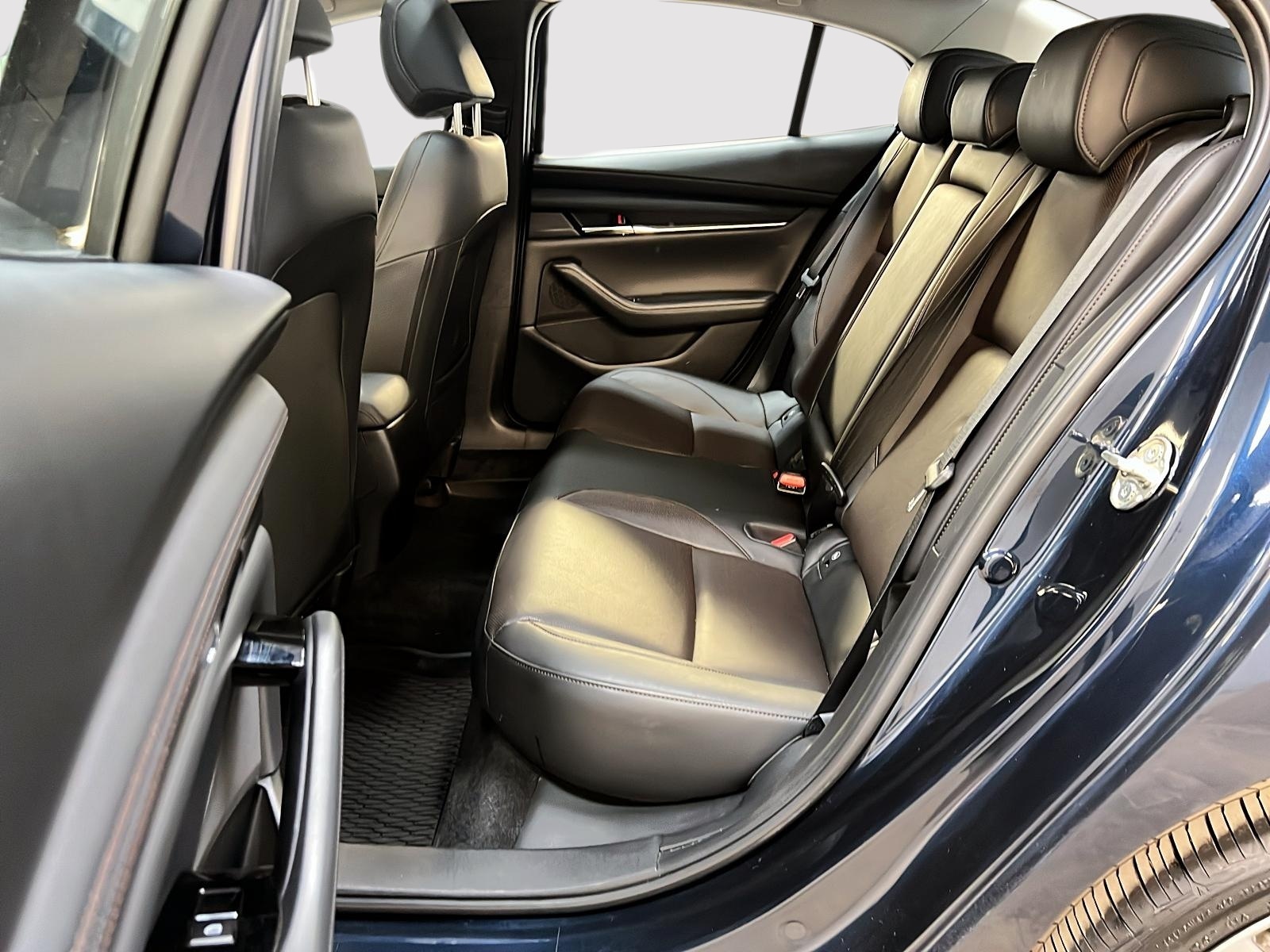 Mazda Mazda3 GT CUIR TOIT NAV 2024 - image #9