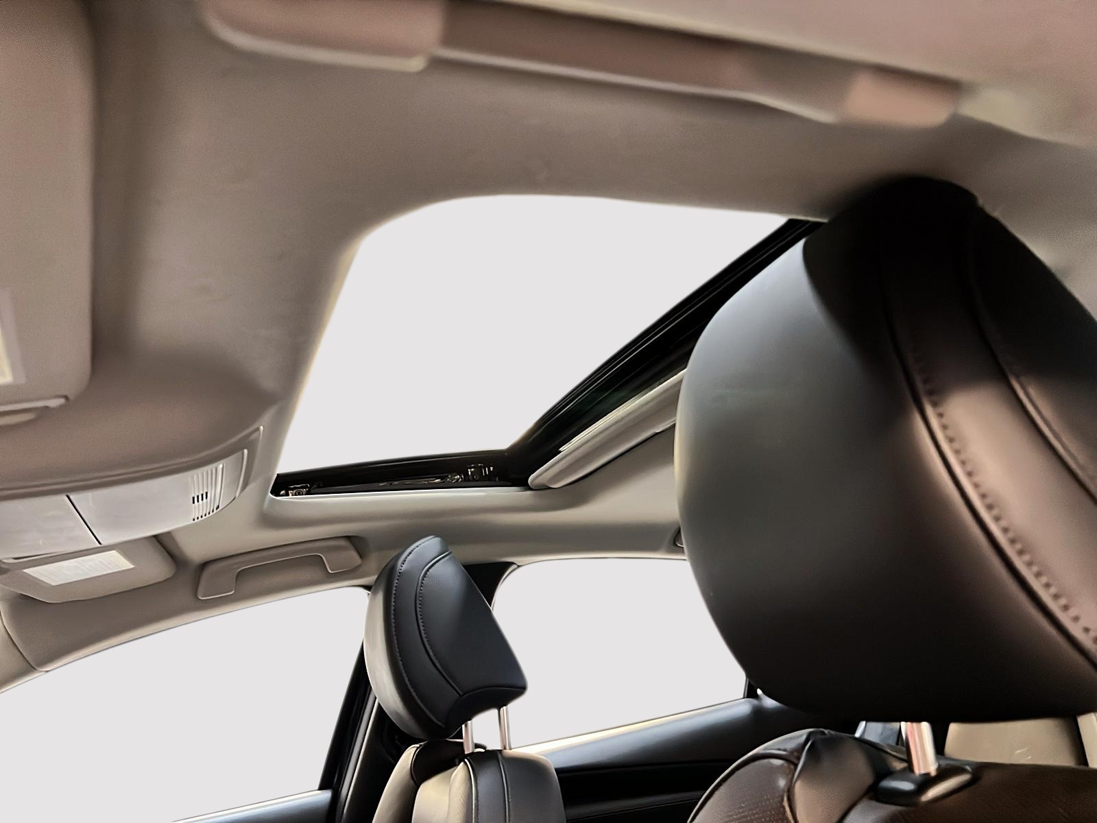 Mazda Mazda3 GT CUIR TOIT NAV 2024 - image #10