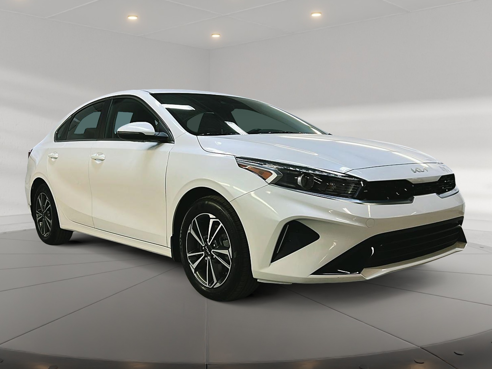 Kia Forte 2024 - Image #3