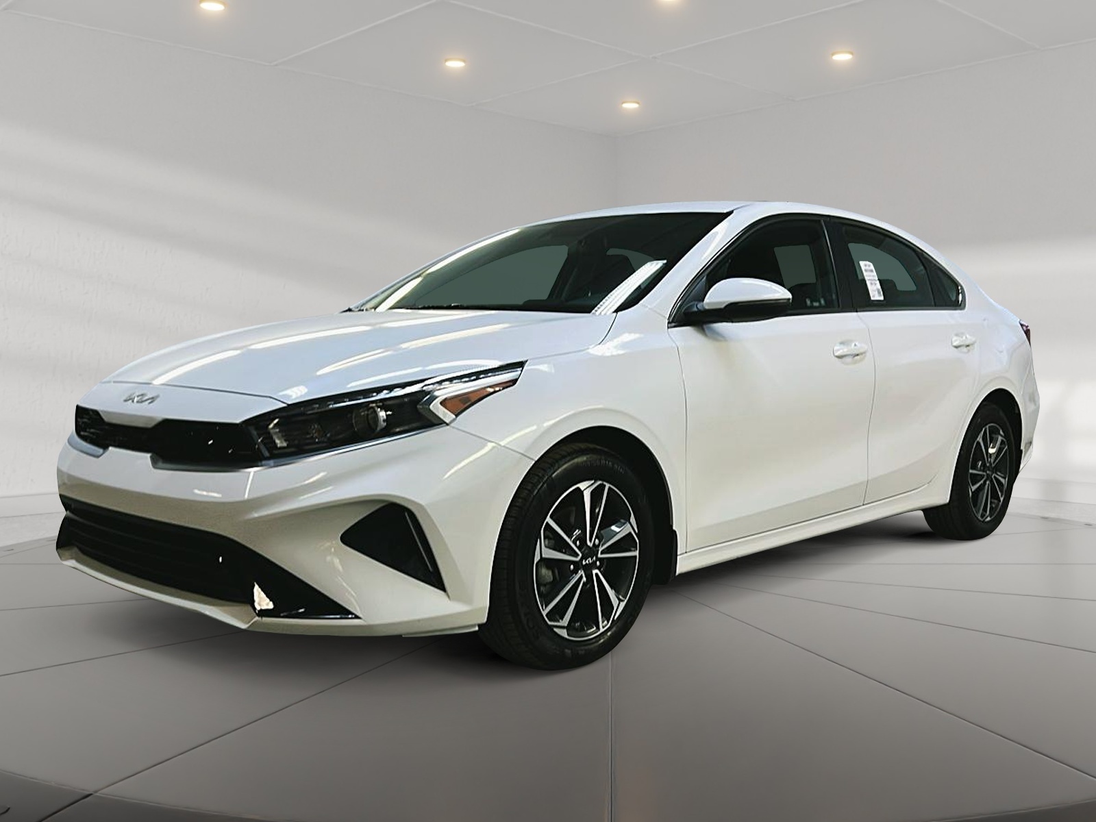 Kia Forte 2024 - Image #1