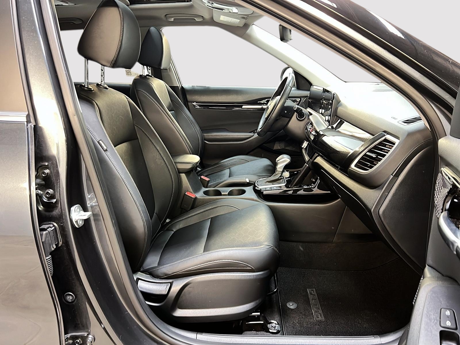 Kia SELTOS EX CUIR TOIT 4RM 2025 - image #8